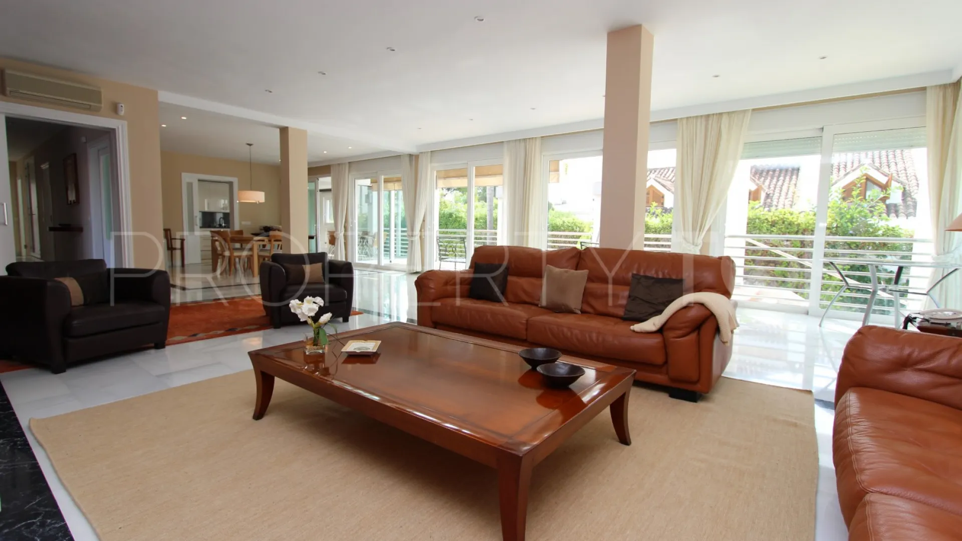 Villa in San Pedro Playa for sale