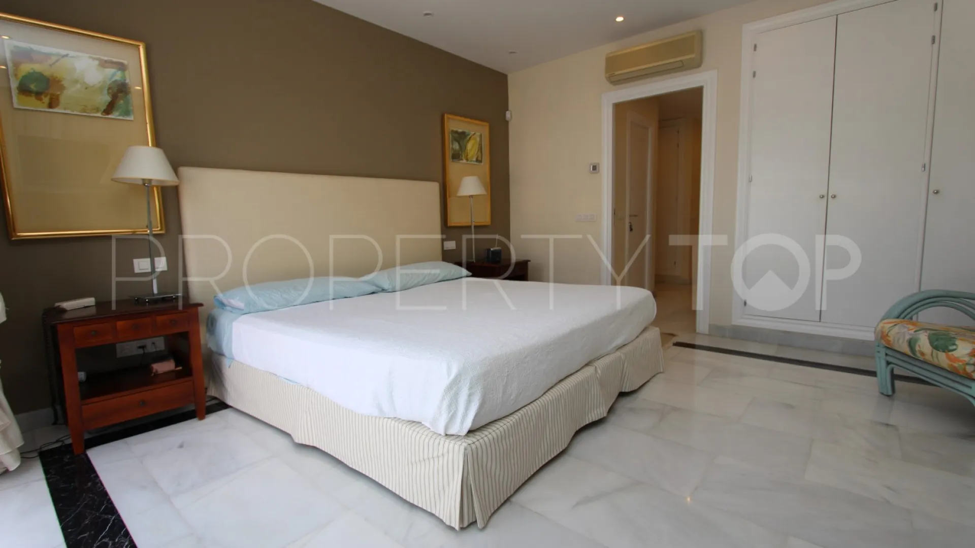 Villa in San Pedro Playa for sale