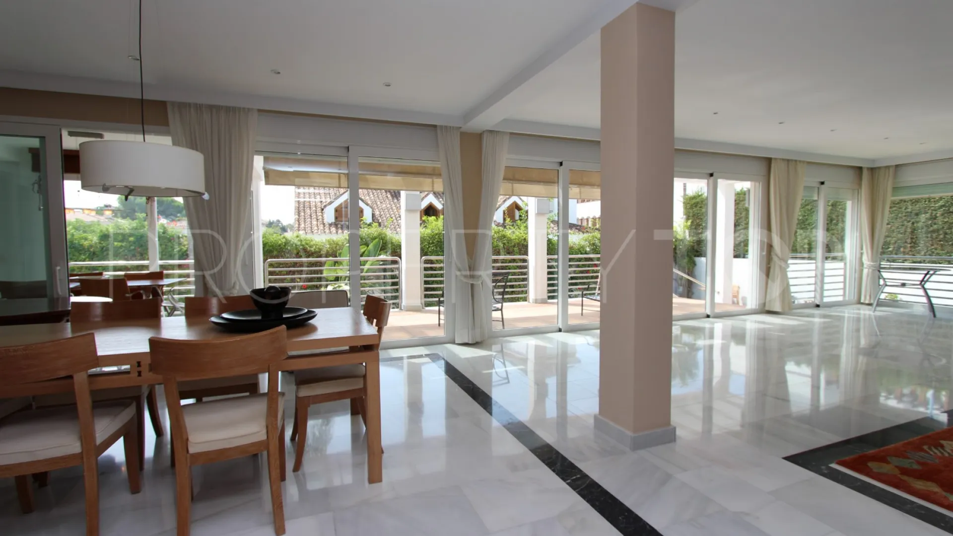Villa in San Pedro Playa for sale