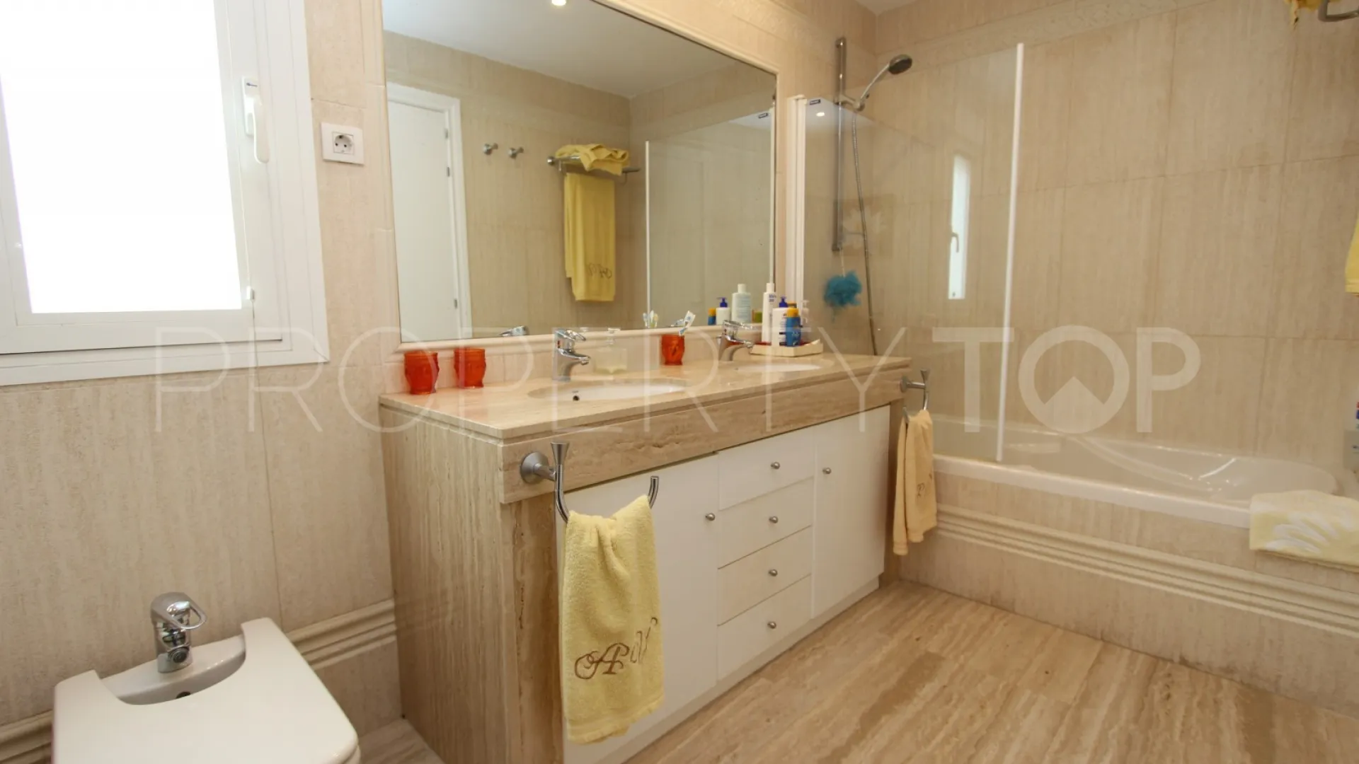 Villa in San Pedro Playa for sale