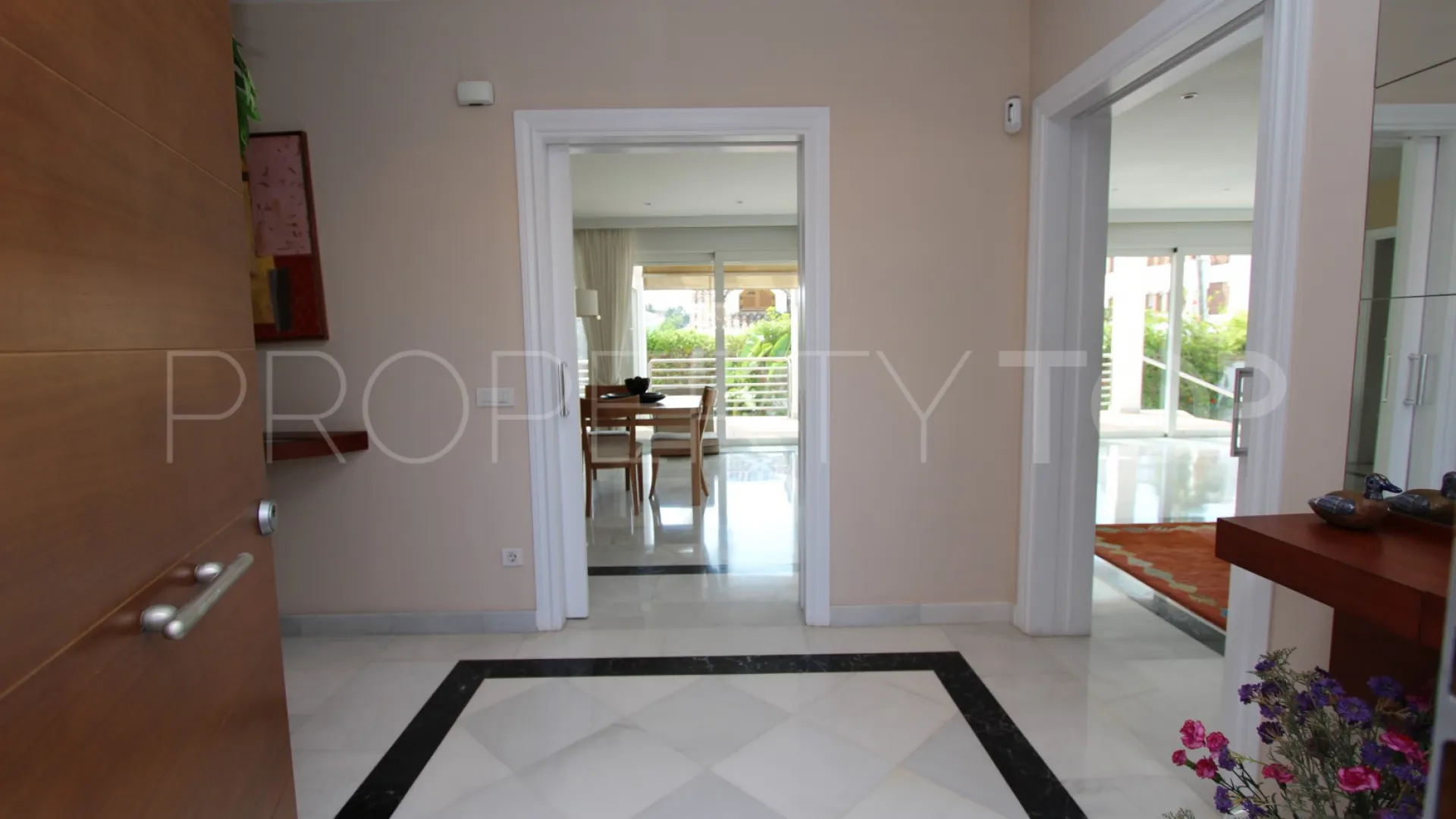 Villa in San Pedro Playa for sale