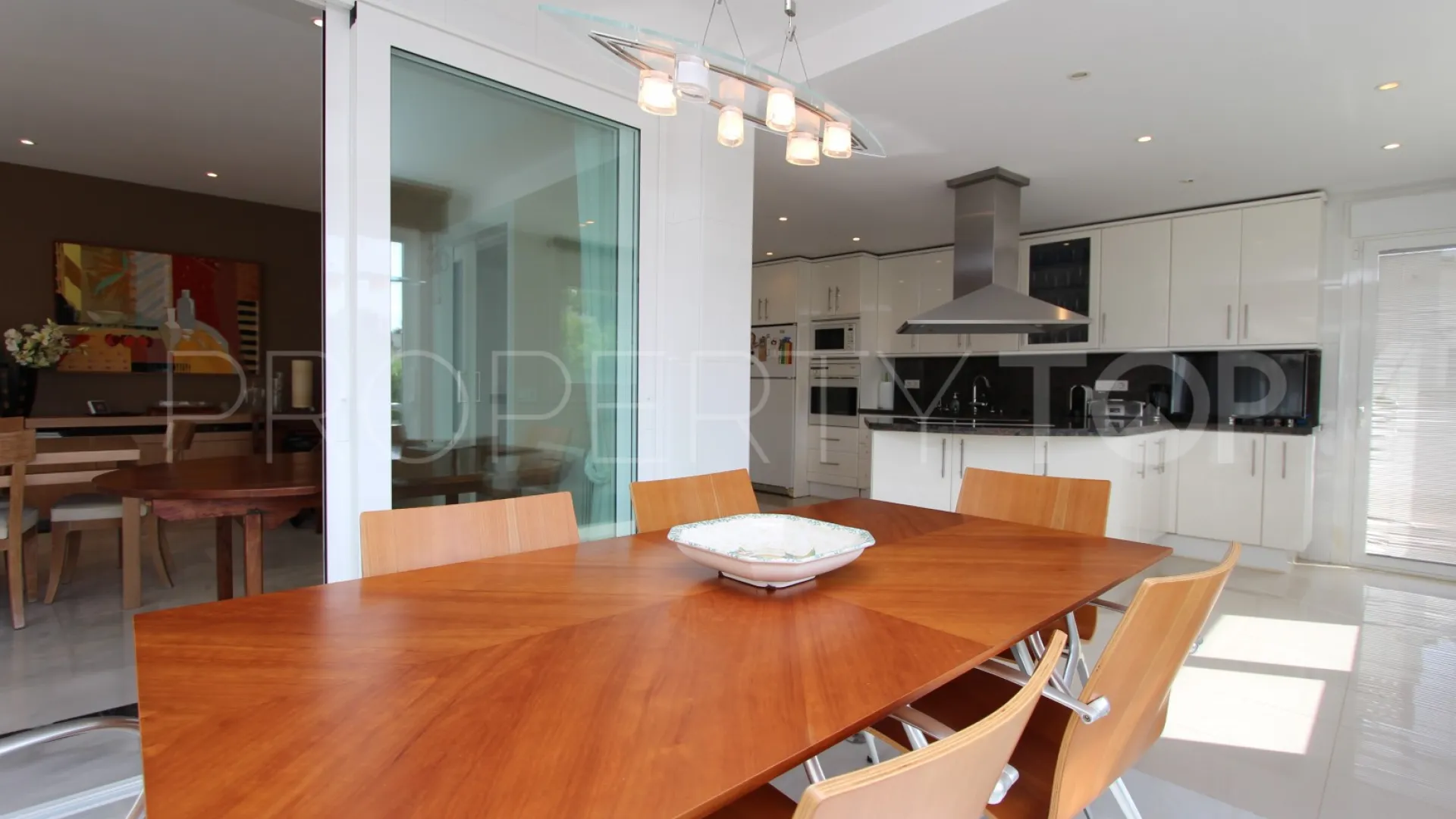 Villa in San Pedro Playa for sale