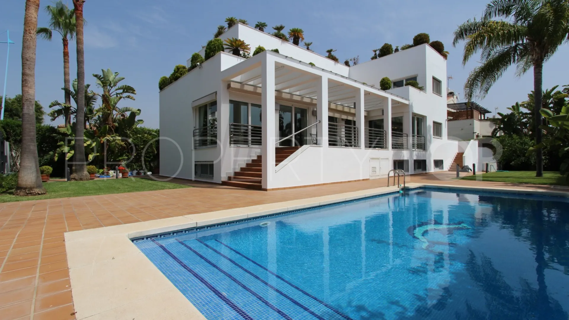 Villa in San Pedro Playa for sale