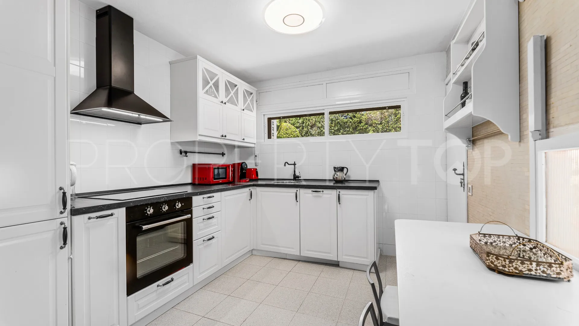 For sale villa in Los Monteros with 4 bedrooms