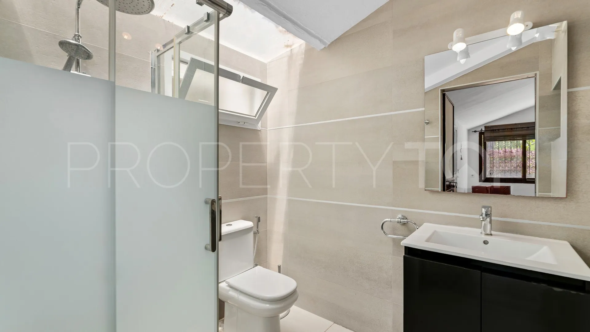 For sale villa in Los Monteros with 4 bedrooms