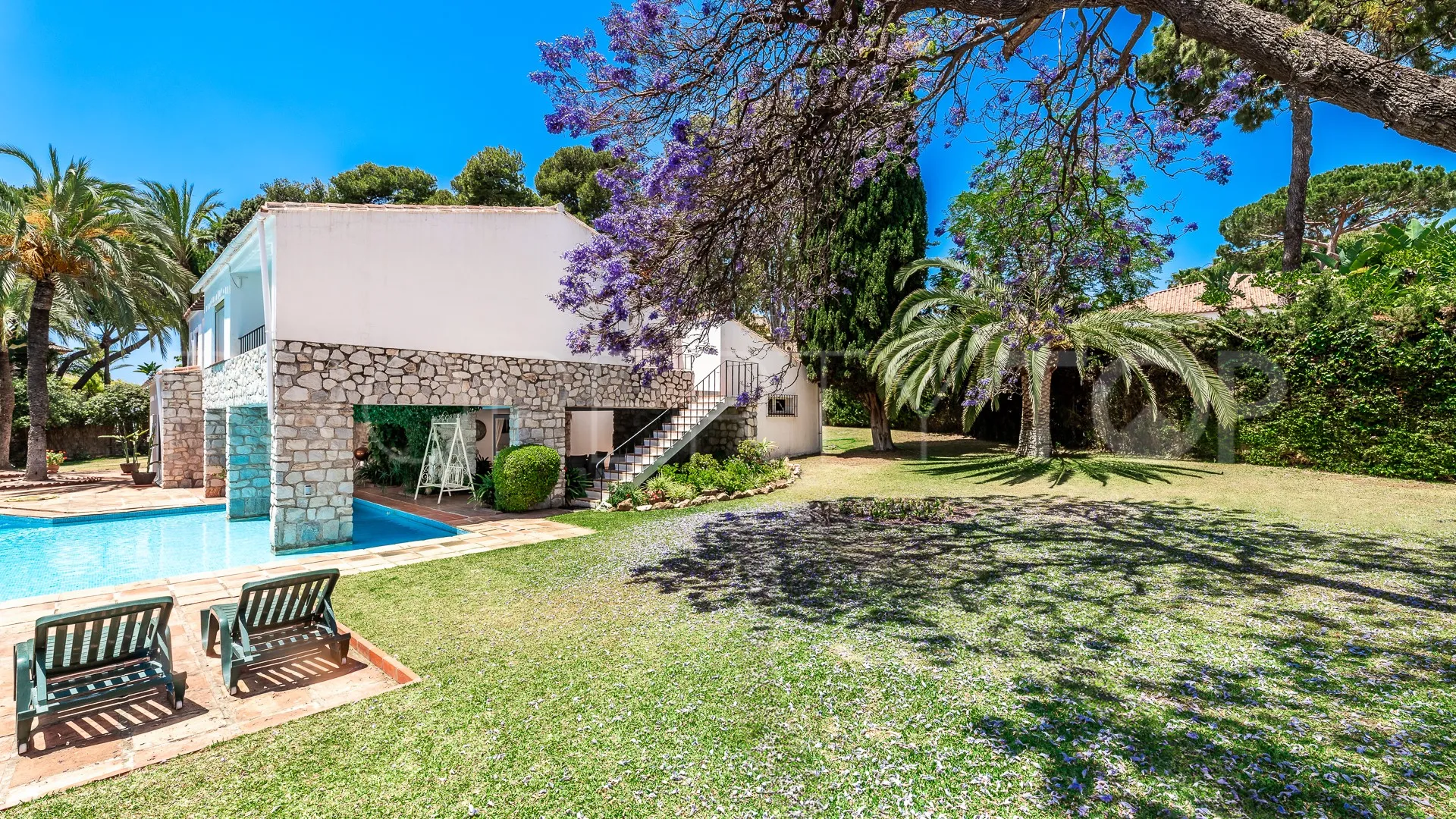 For sale villa in Los Monteros with 4 bedrooms
