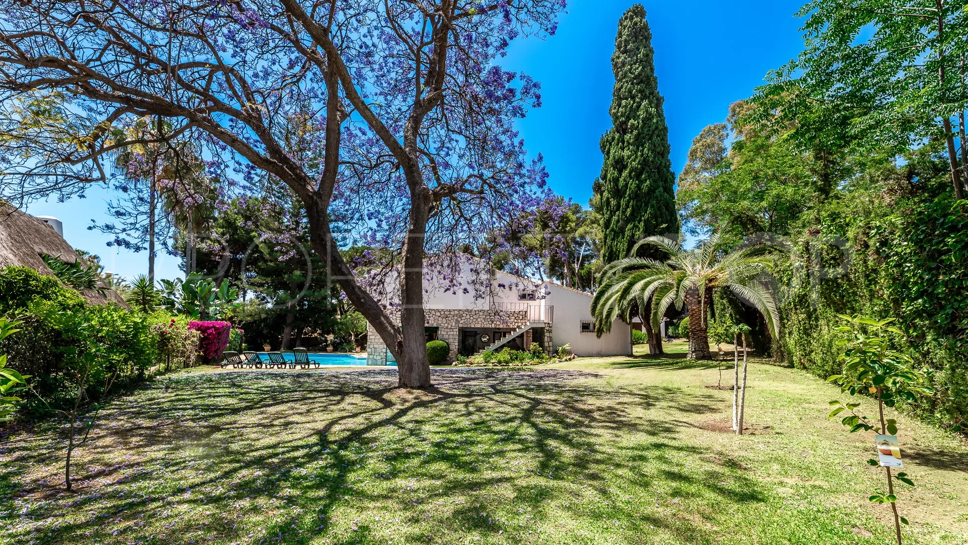 For sale villa in Los Monteros with 4 bedrooms