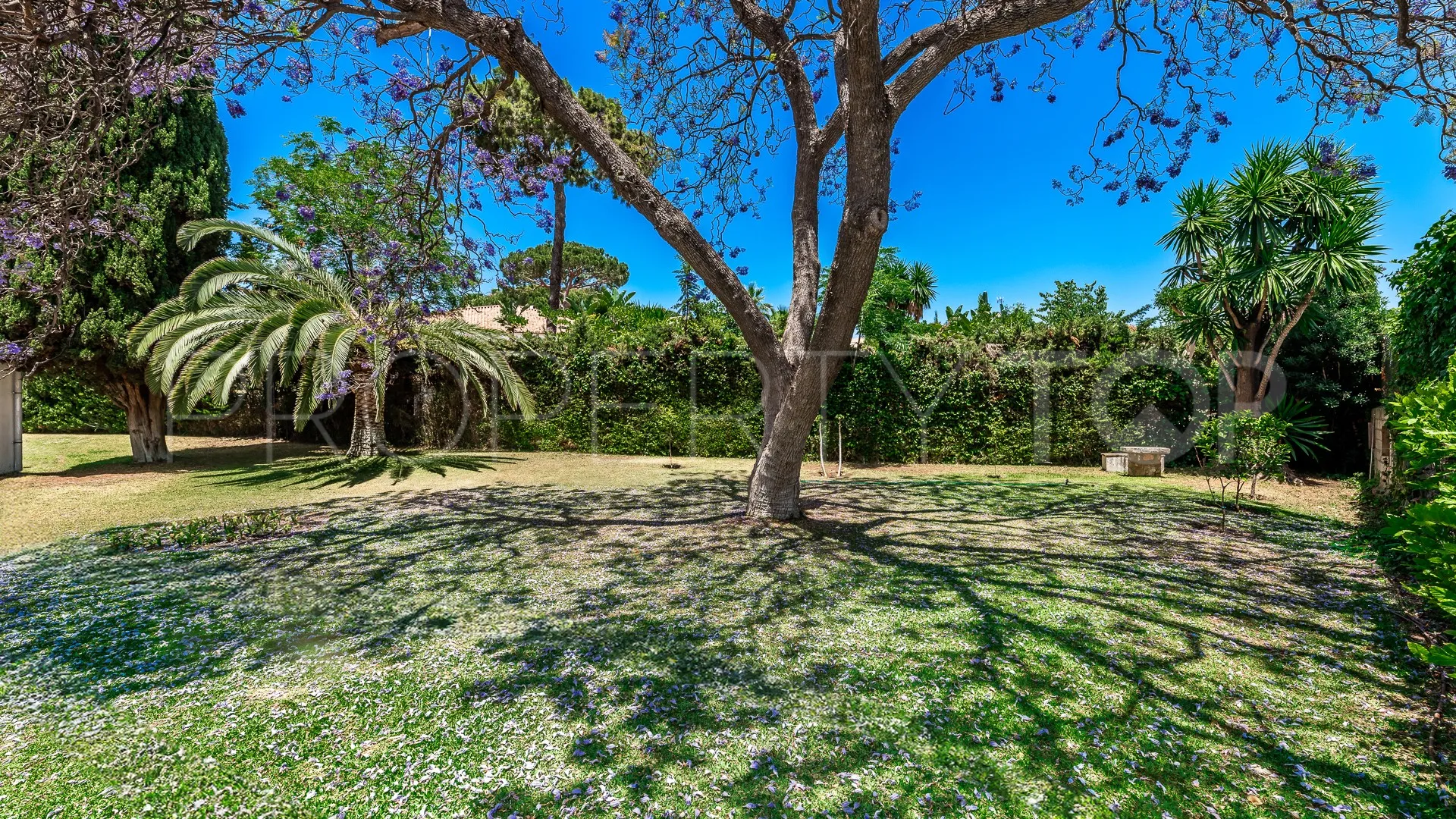 For sale villa in Los Monteros with 4 bedrooms