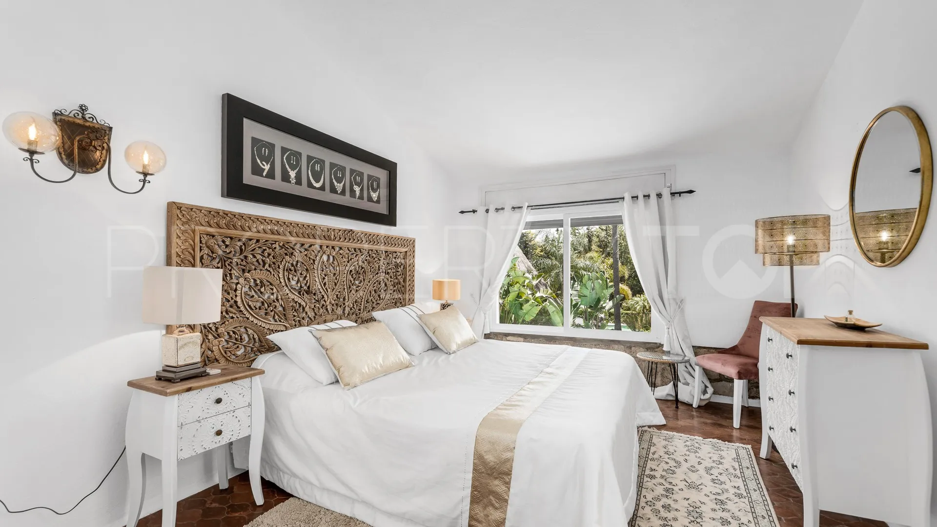 For sale villa in Los Monteros with 4 bedrooms