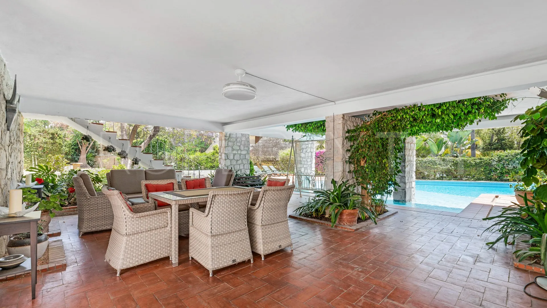 For sale villa in Los Monteros with 4 bedrooms