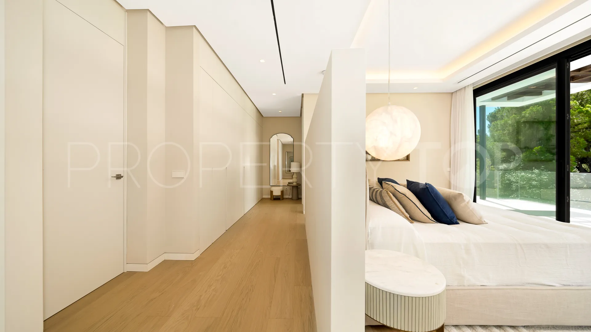 Nagüeles 5 bedrooms villa for sale