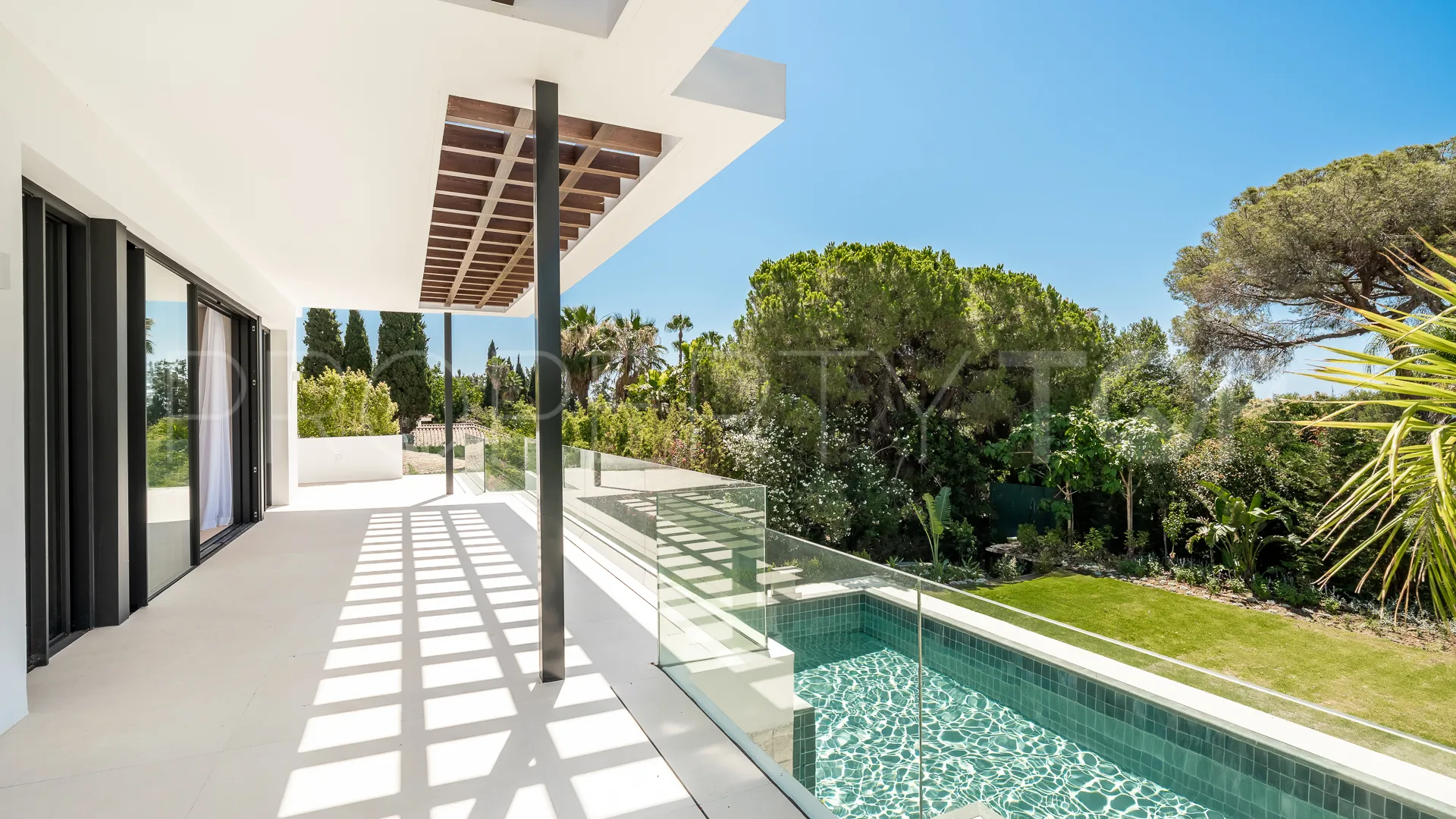 Nagüeles 5 bedrooms villa for sale