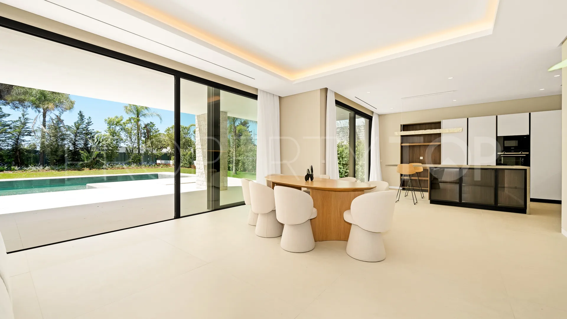 Nagüeles 5 bedrooms villa for sale