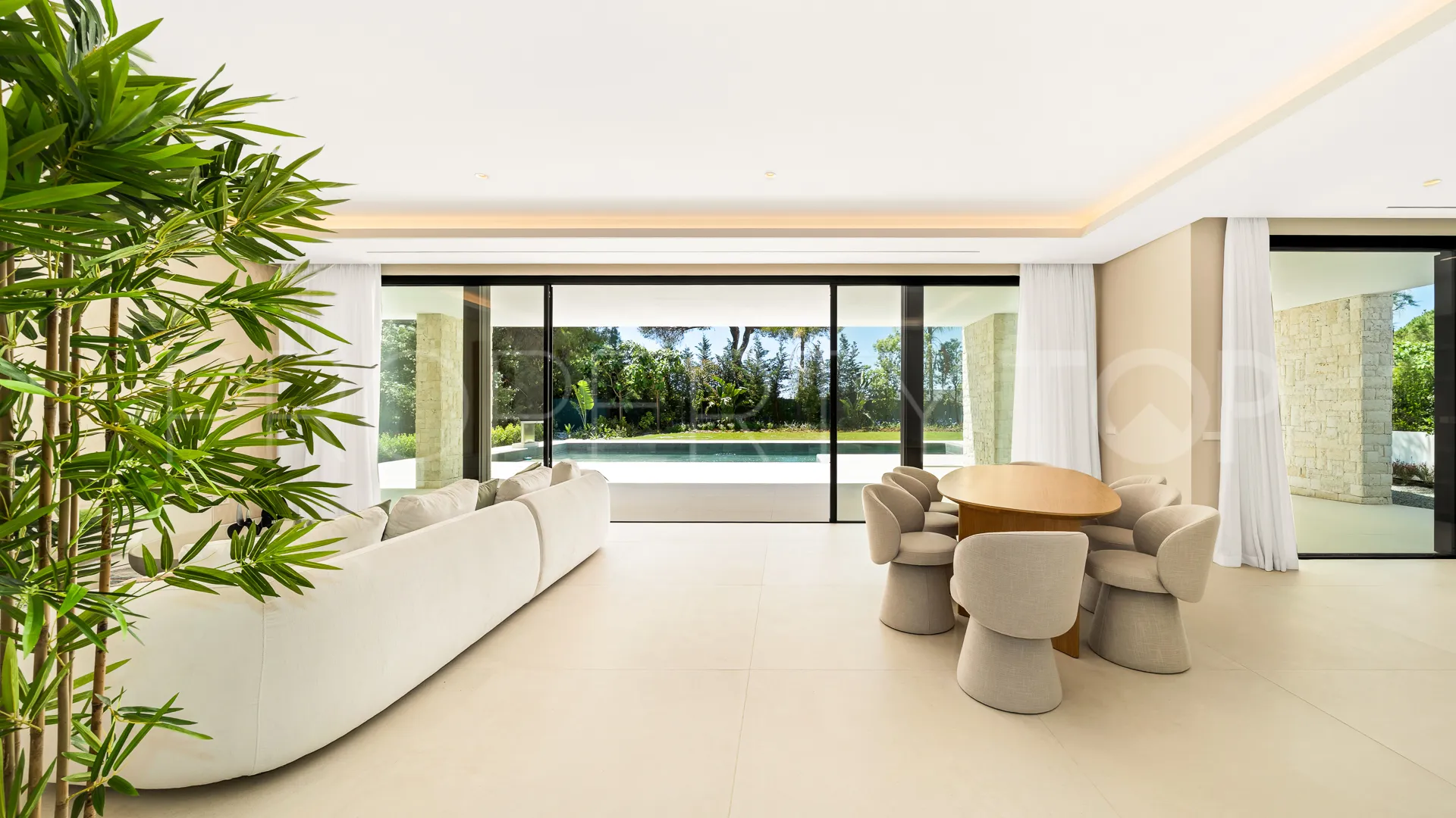 Nagüeles 5 bedrooms villa for sale