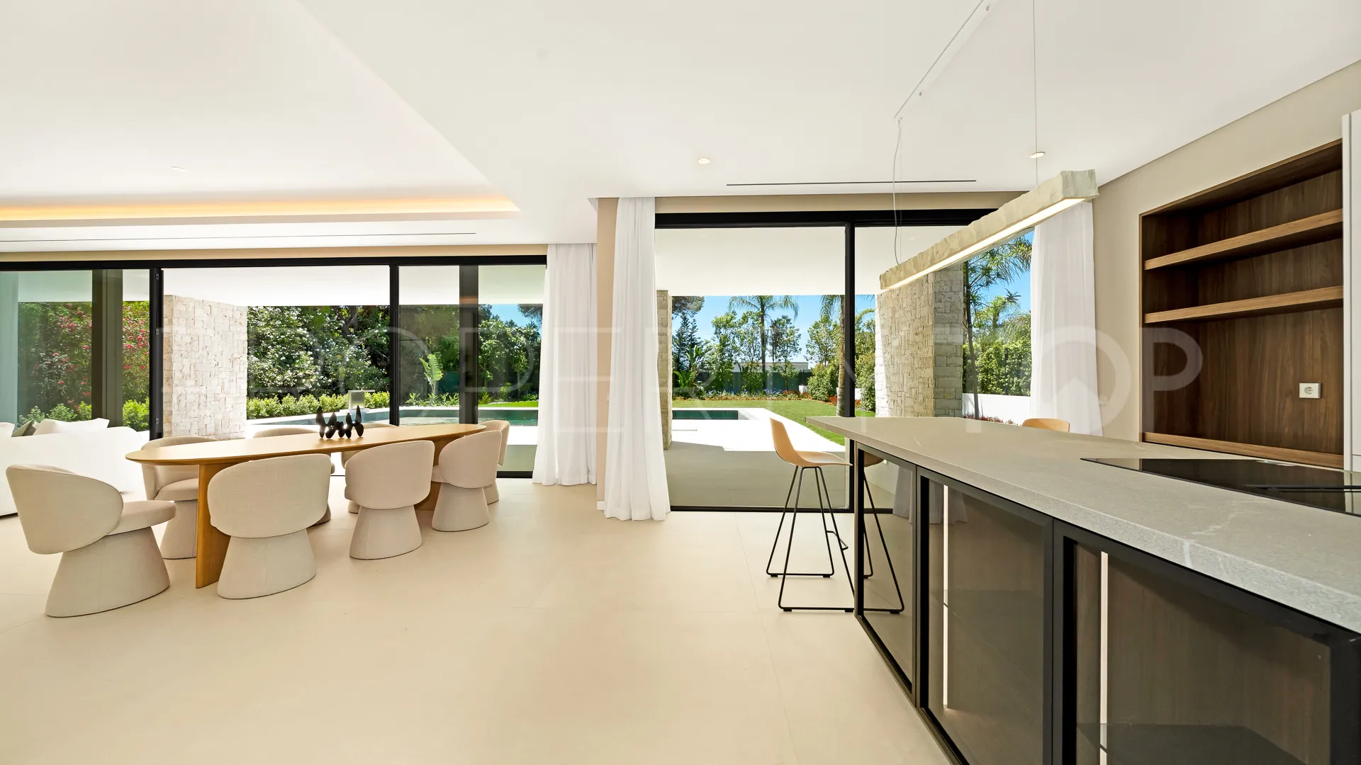 Nagüeles 5 bedrooms villa for sale