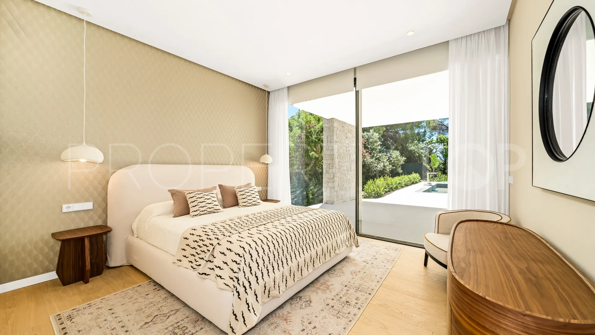 Nagüeles 5 bedrooms villa for sale