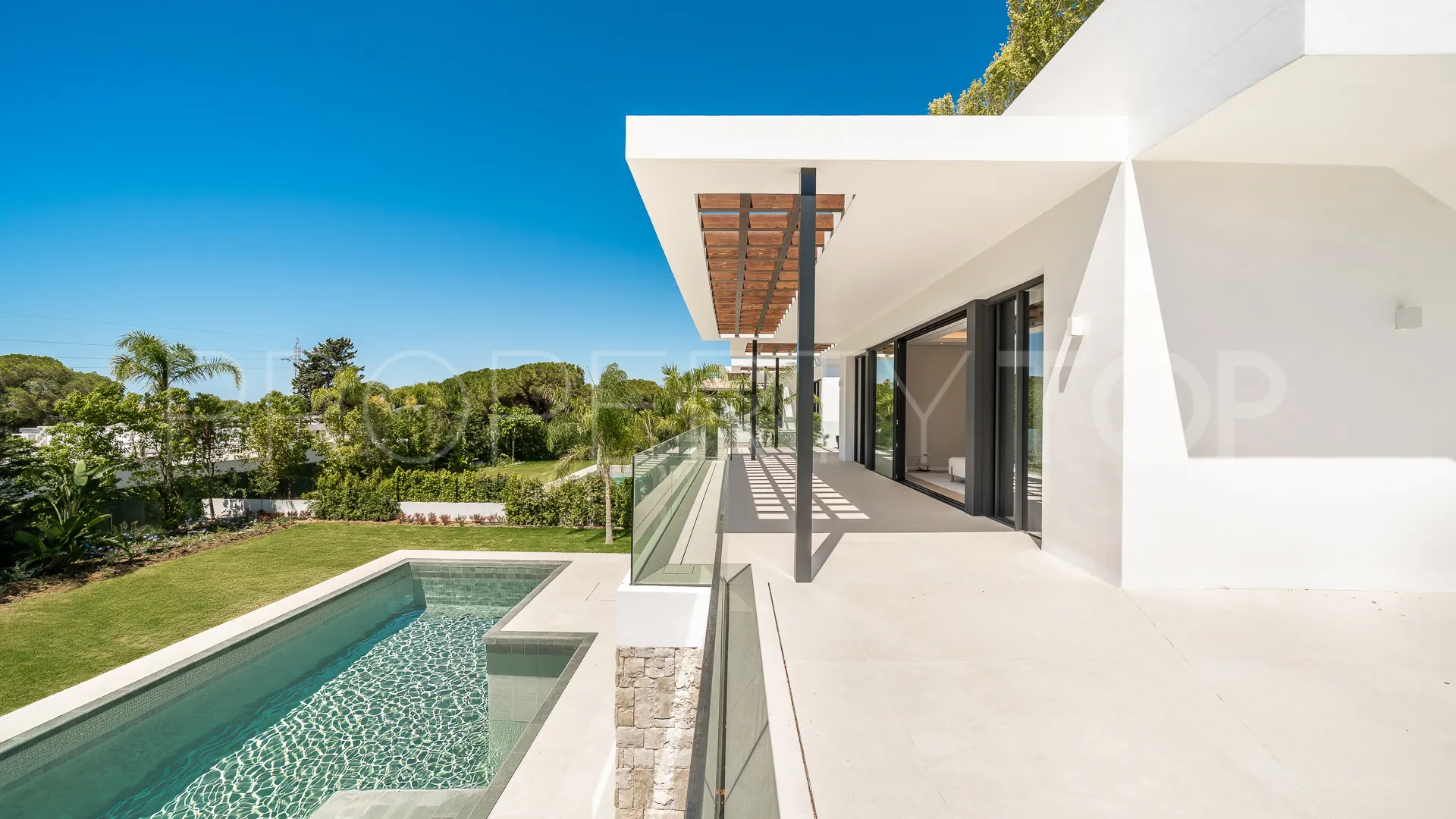 Nagüeles 5 bedrooms villa for sale