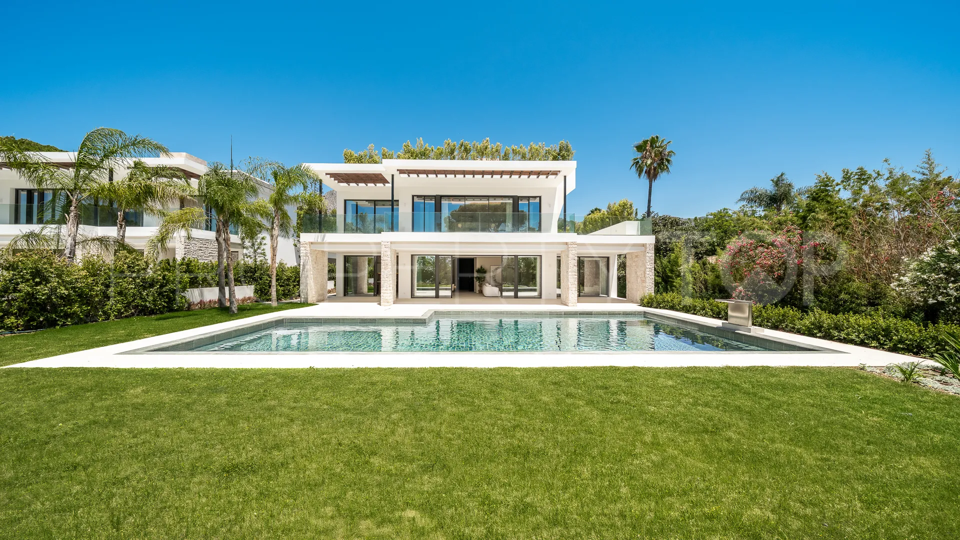 Nagüeles 5 bedrooms villa for sale