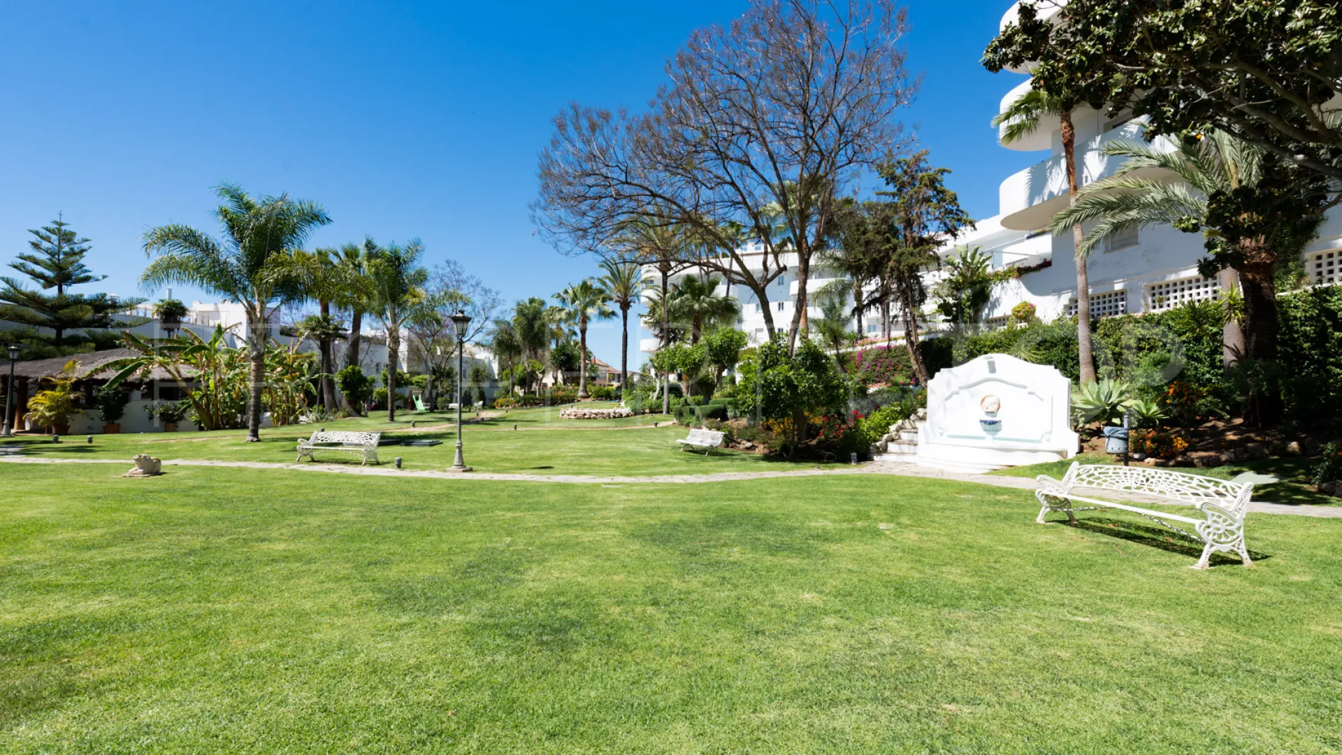 Atico duplex en venta en Golden Mile