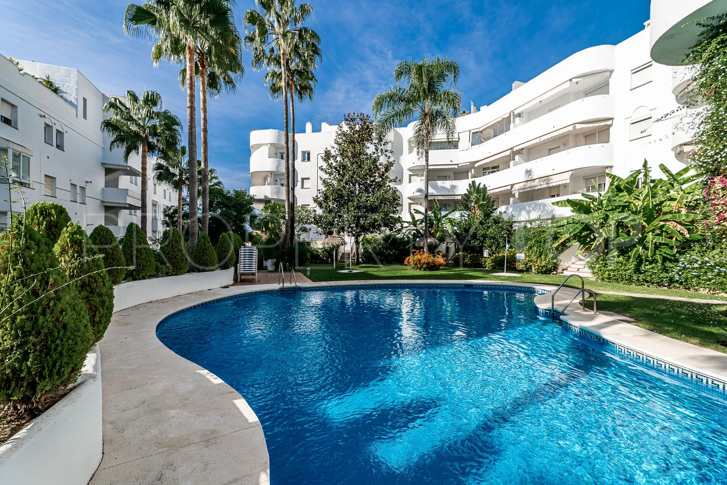 Atico duplex en venta en Golden Mile
