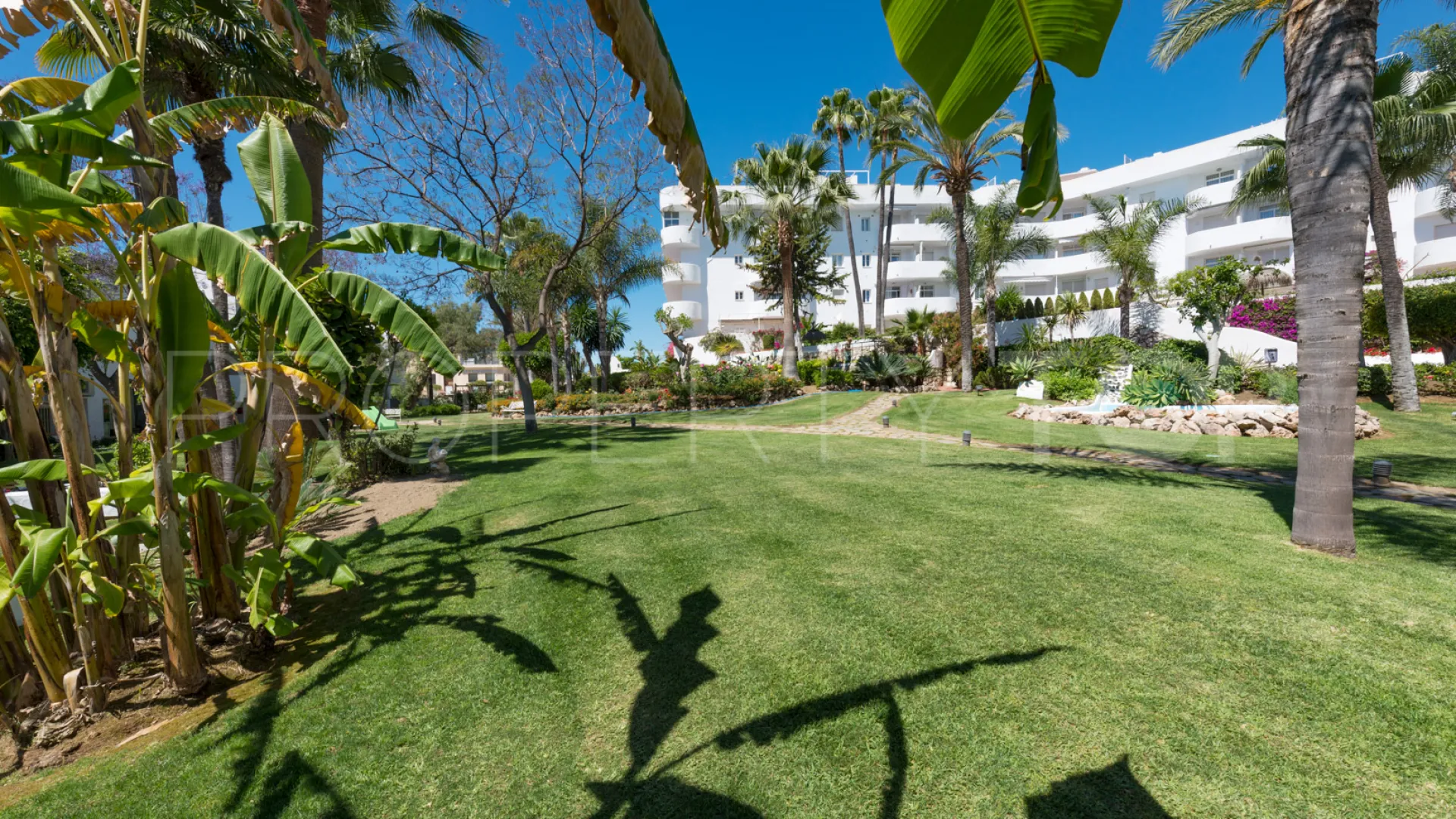Atico duplex en venta en Golden Mile