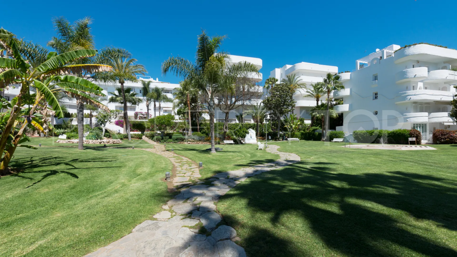 Atico duplex en venta en Golden Mile