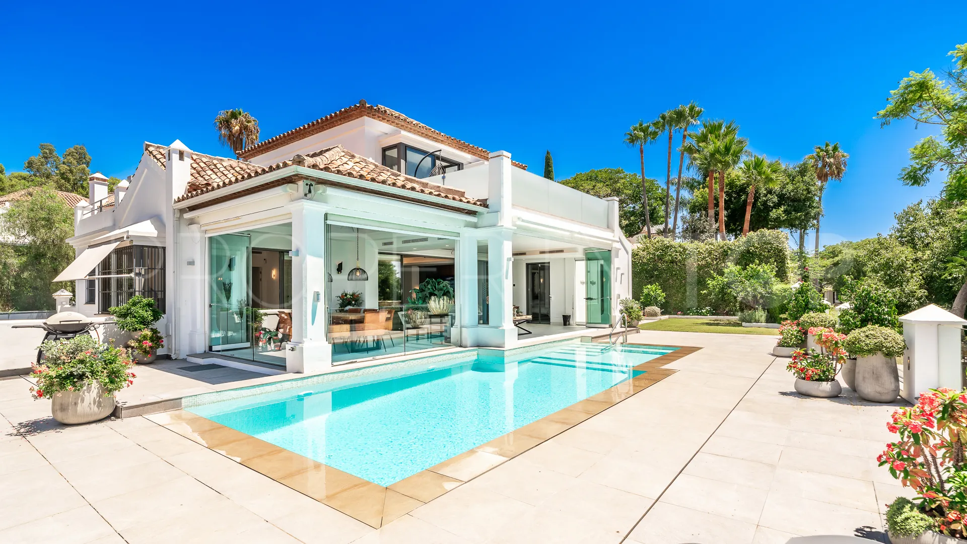 For sale Nagüeles villa