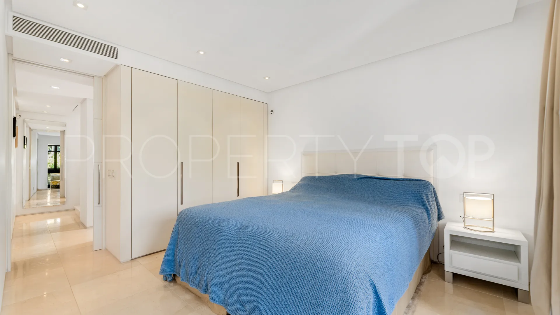 For sale 3 bedrooms duplex penthouse in Puente Romano
