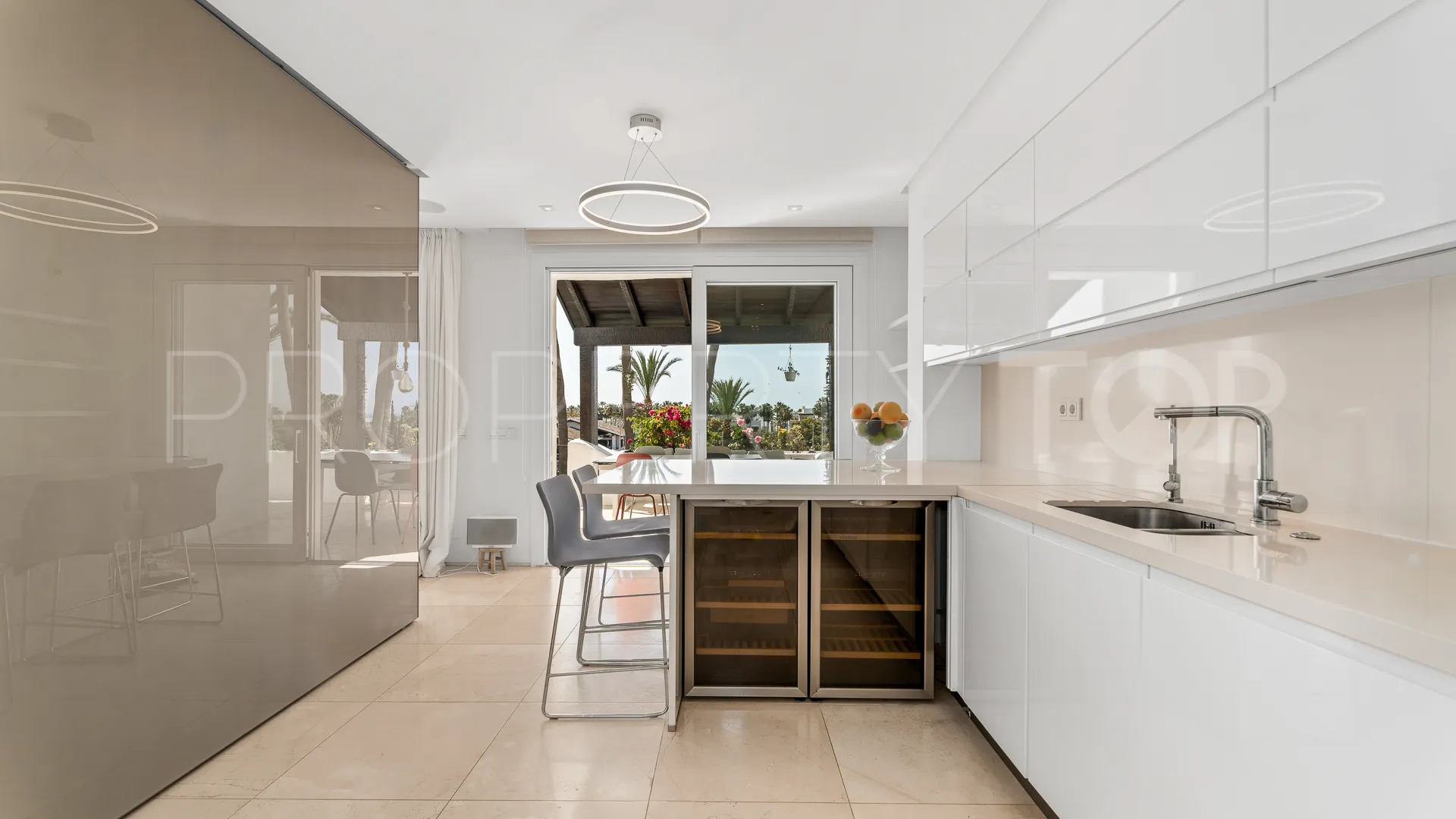 For sale 3 bedrooms duplex penthouse in Puente Romano
