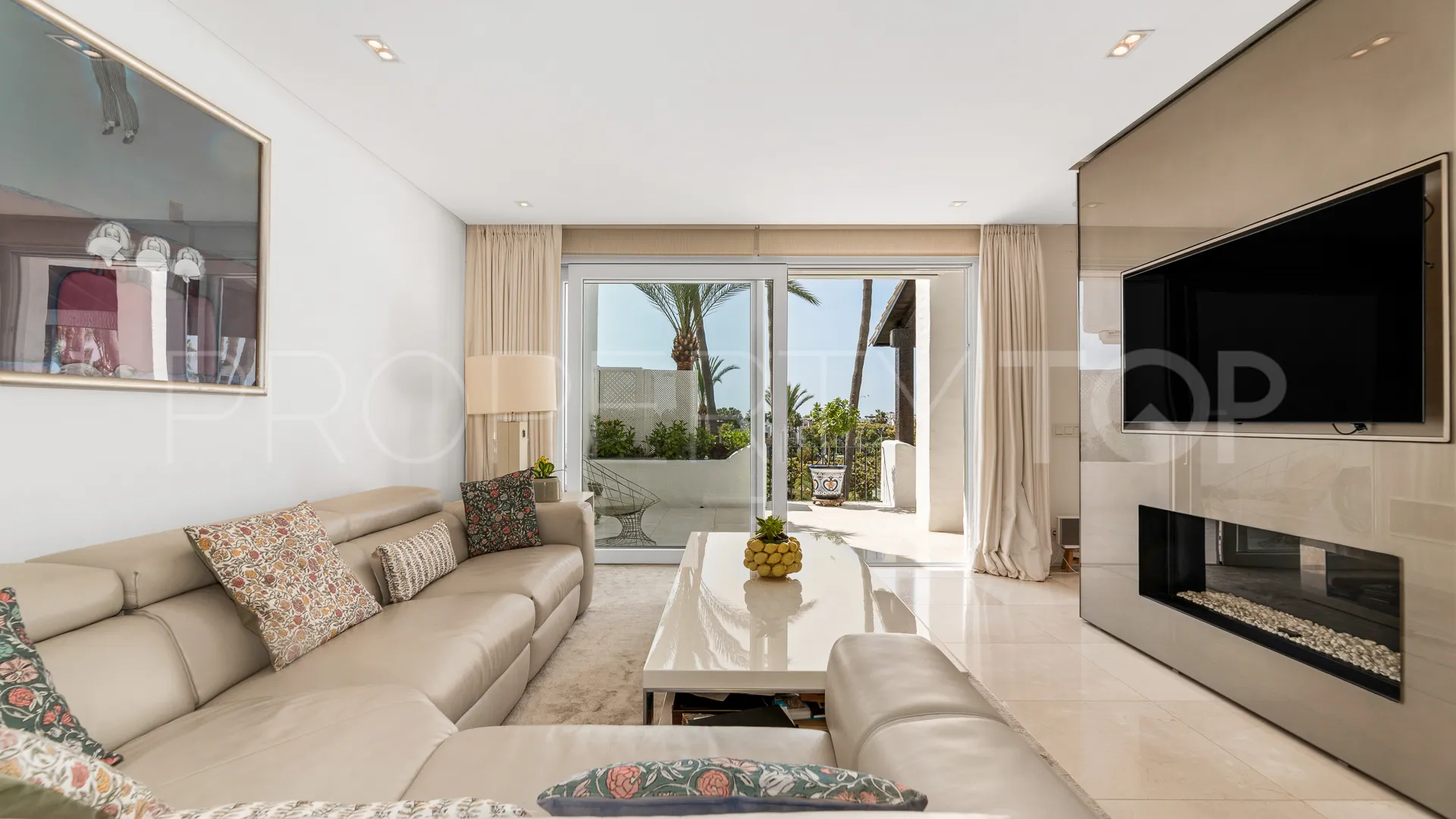 For sale 3 bedrooms duplex penthouse in Puente Romano