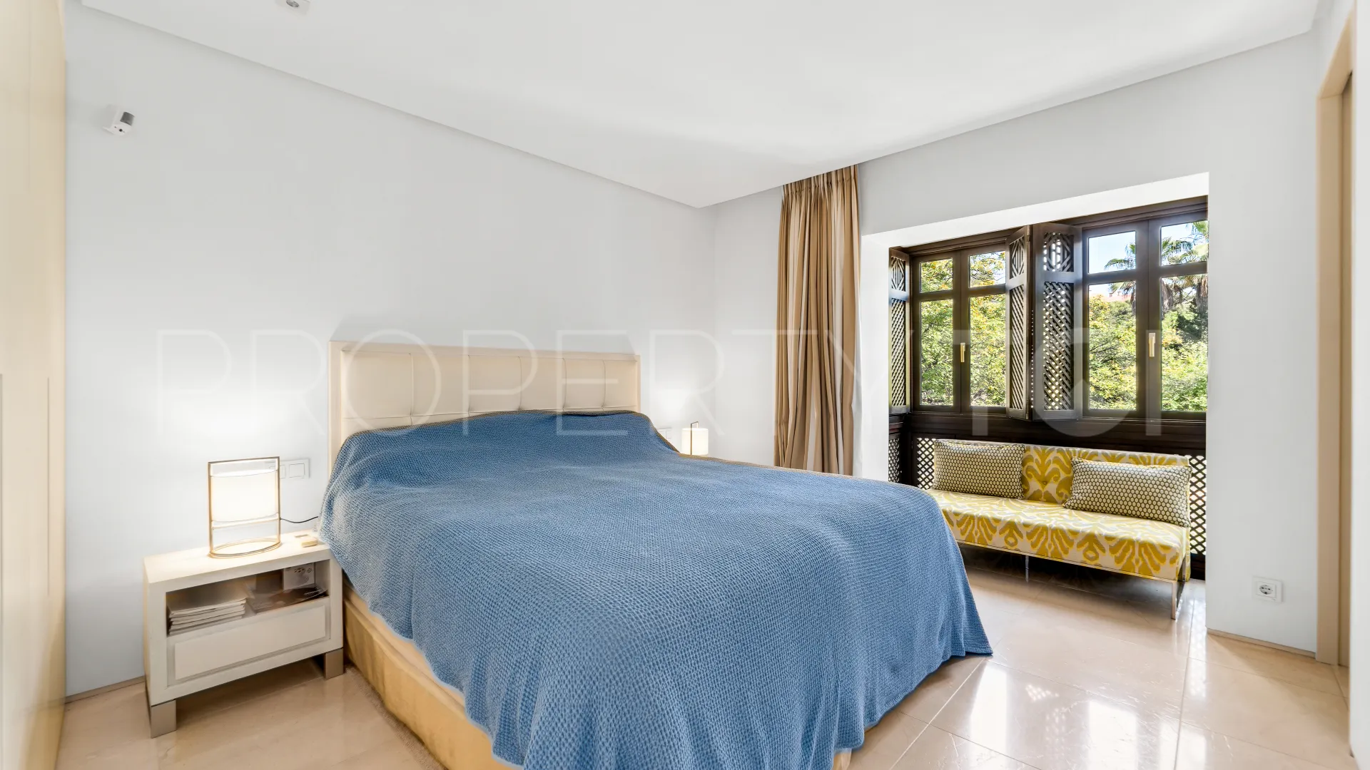 For sale 3 bedrooms duplex penthouse in Puente Romano