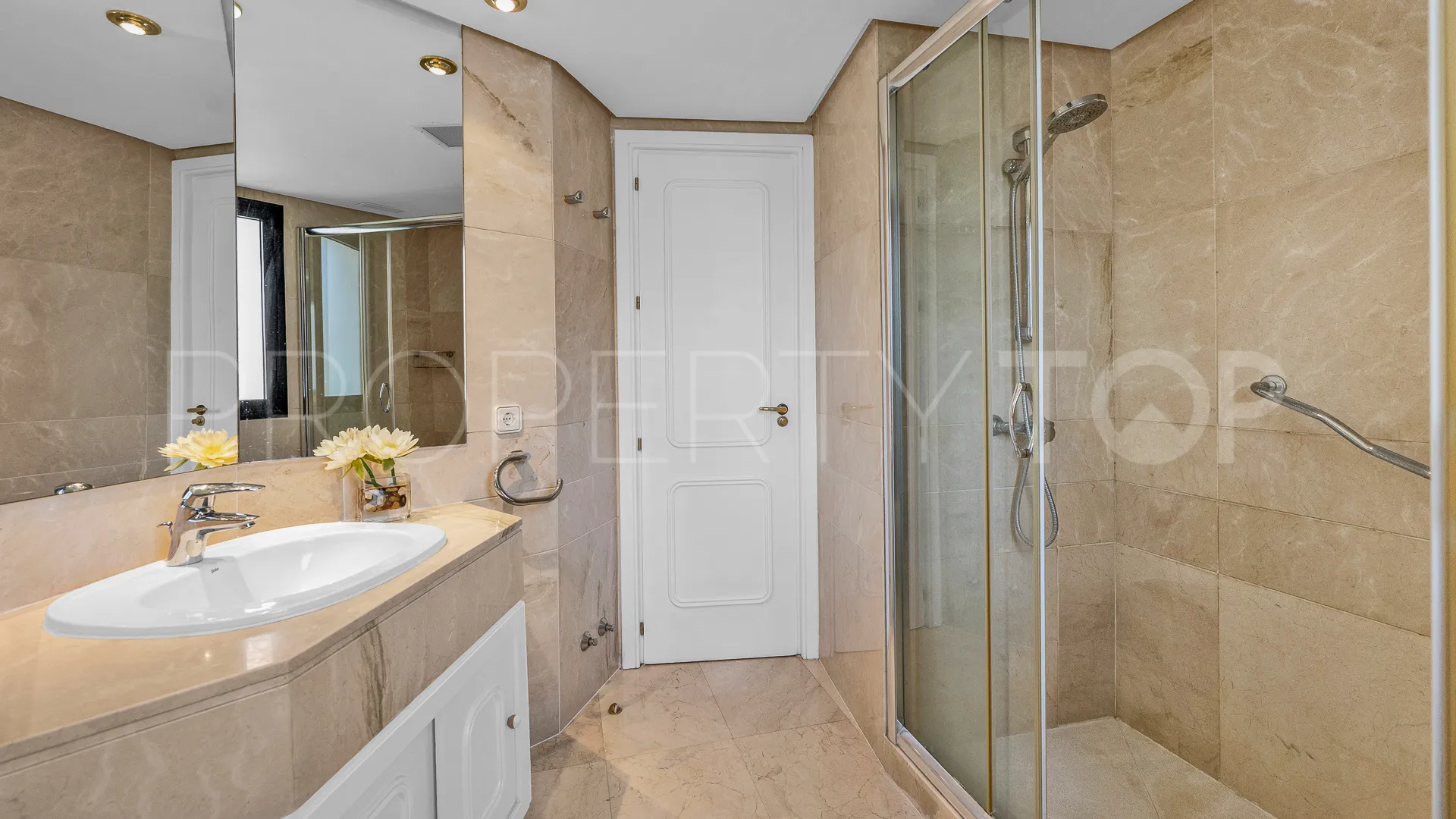 Golden Mile, duplex a la venta con 3 dormitorios