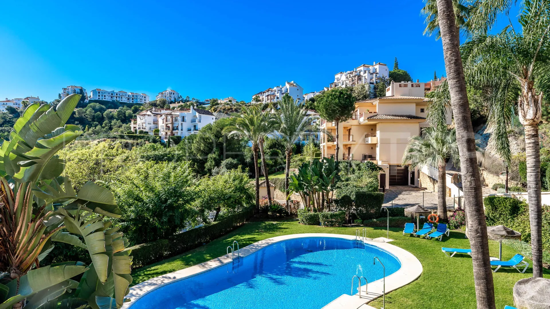 Los Arqueros 4 bedrooms penthouse for sale
