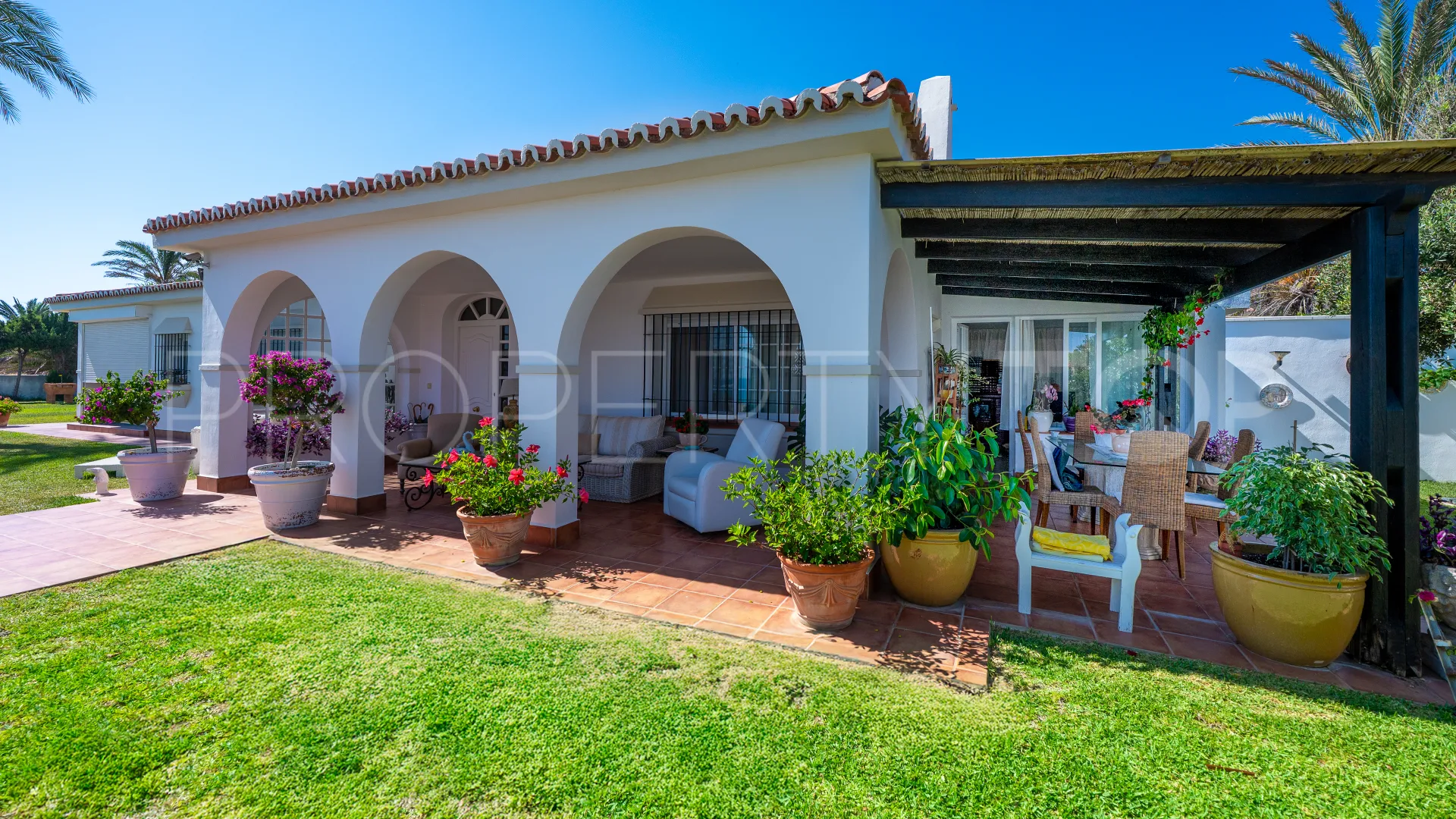 Se vende villa en Elviria