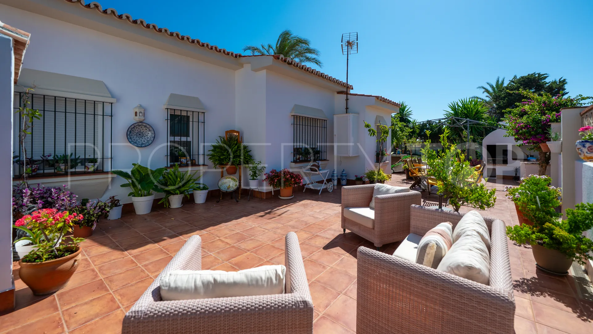 Se vende villa en Elviria