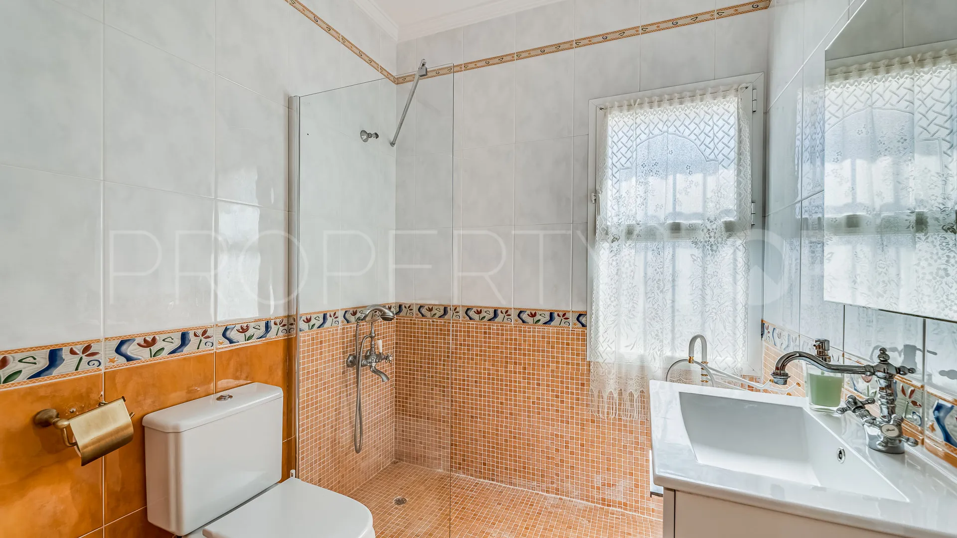 Se vende villa en Elviria