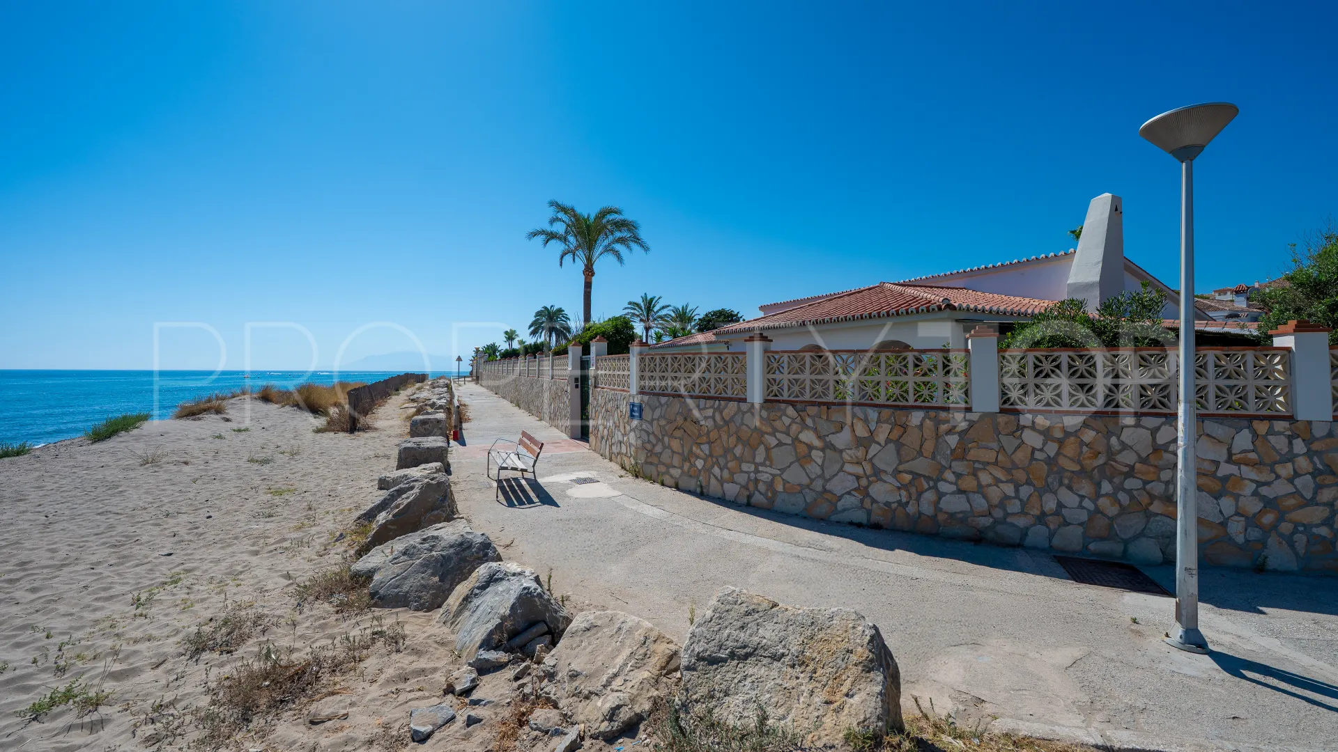 Se vende villa en Elviria