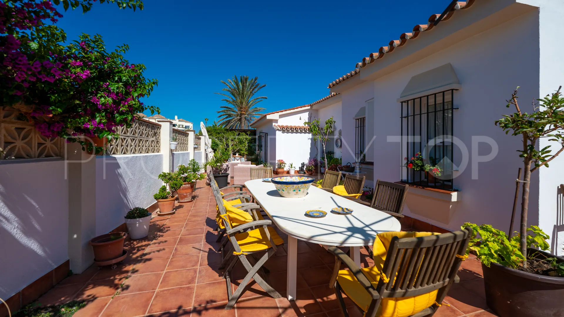 Se vende villa en Elviria