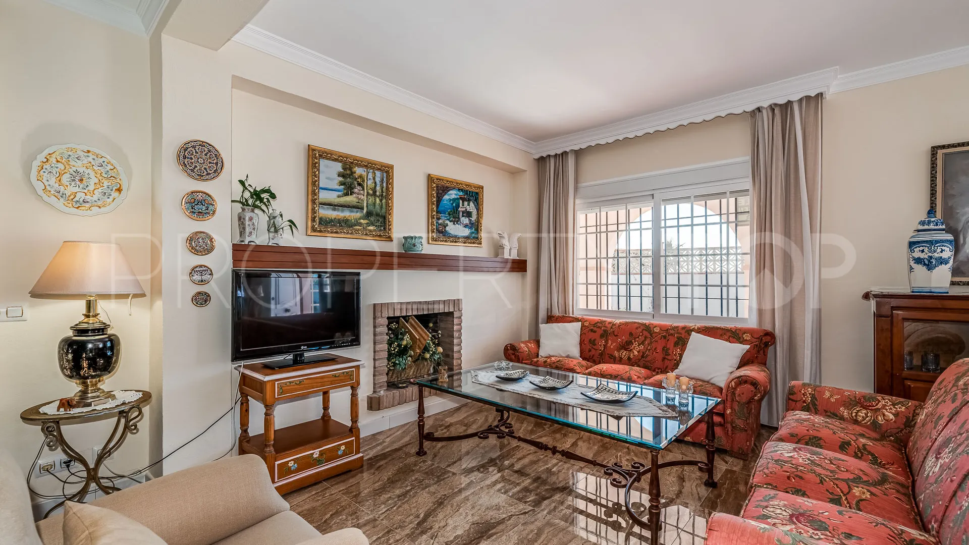 Se vende villa en Elviria