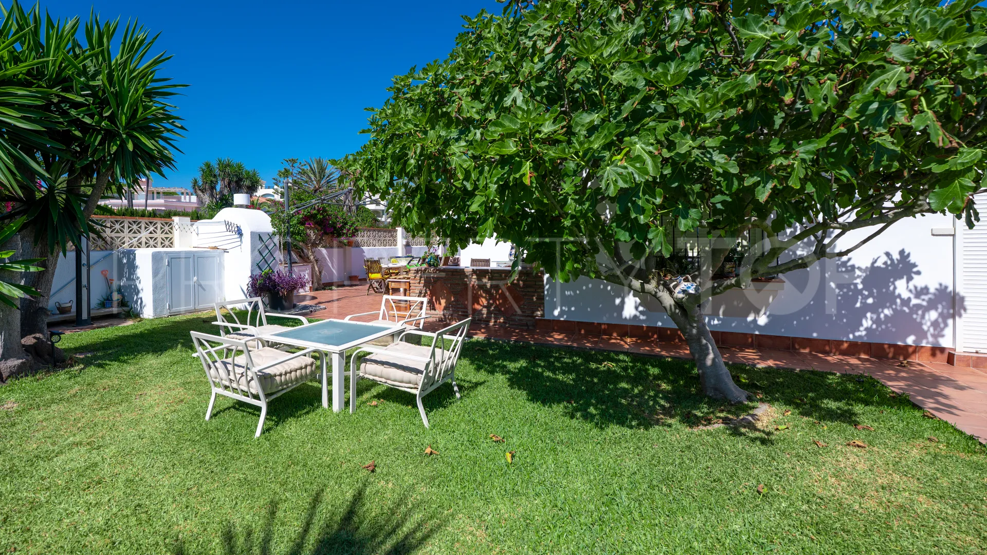 Se vende villa en Elviria