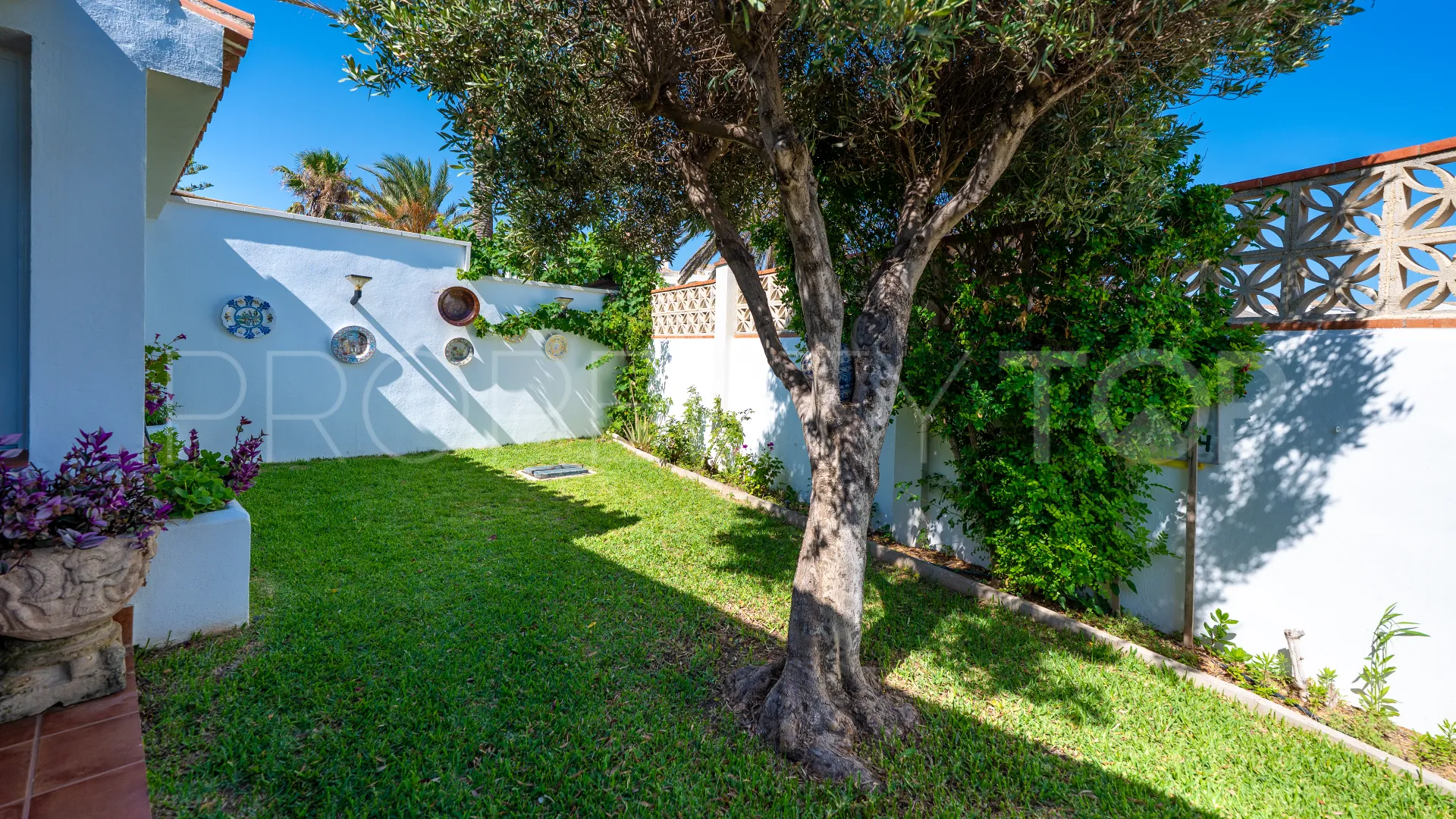 Se vende villa en Elviria