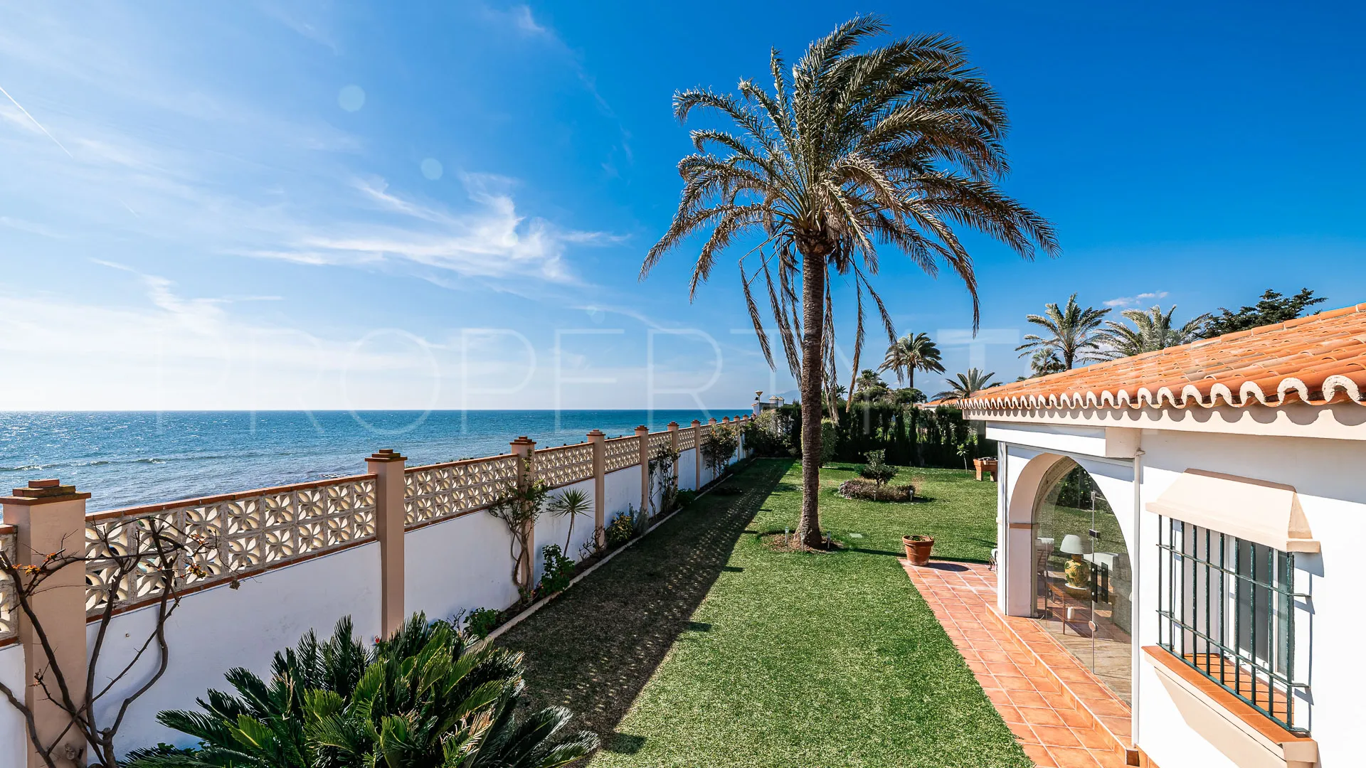 Se vende villa en Elviria