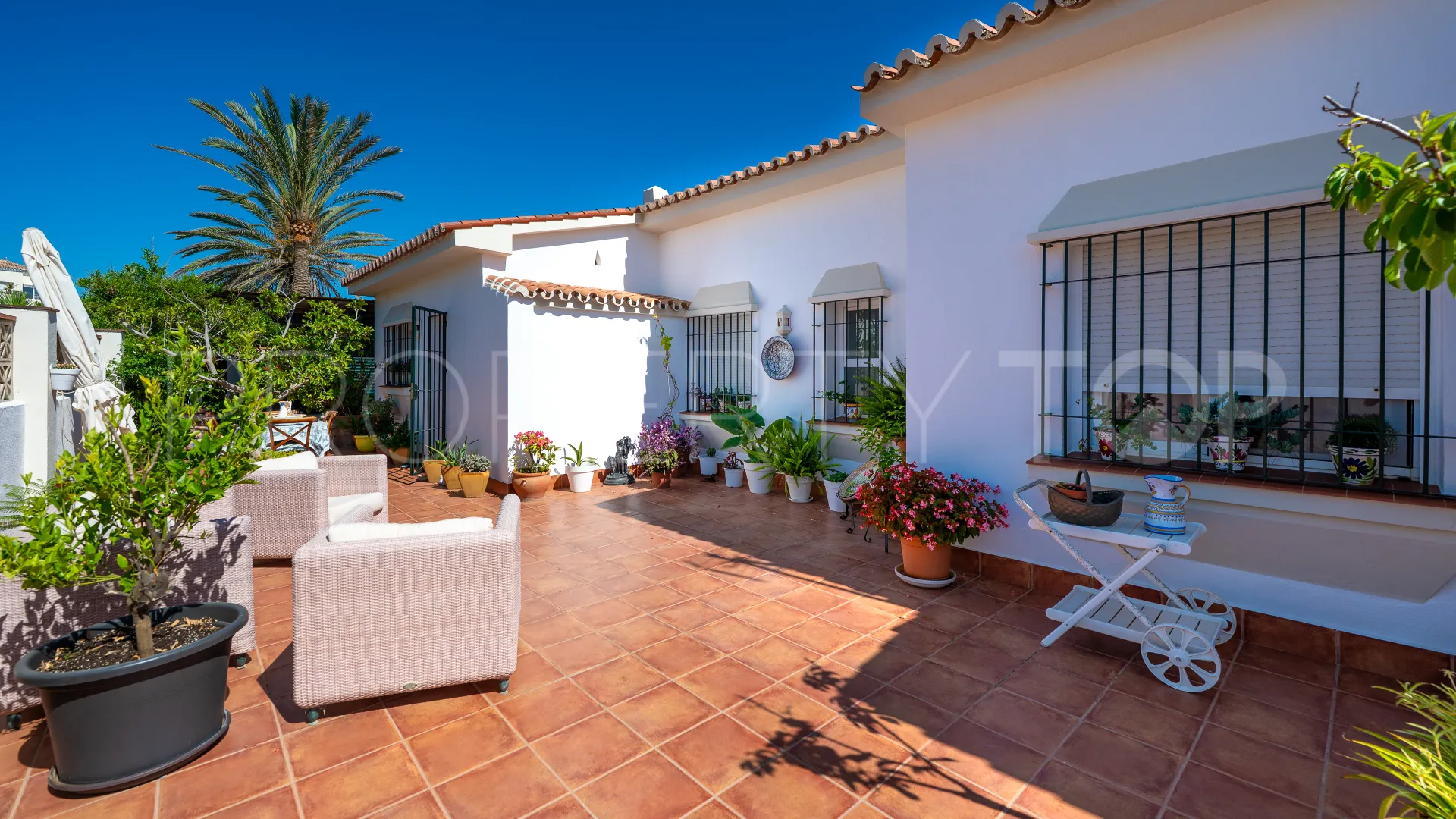 Se vende villa en Elviria