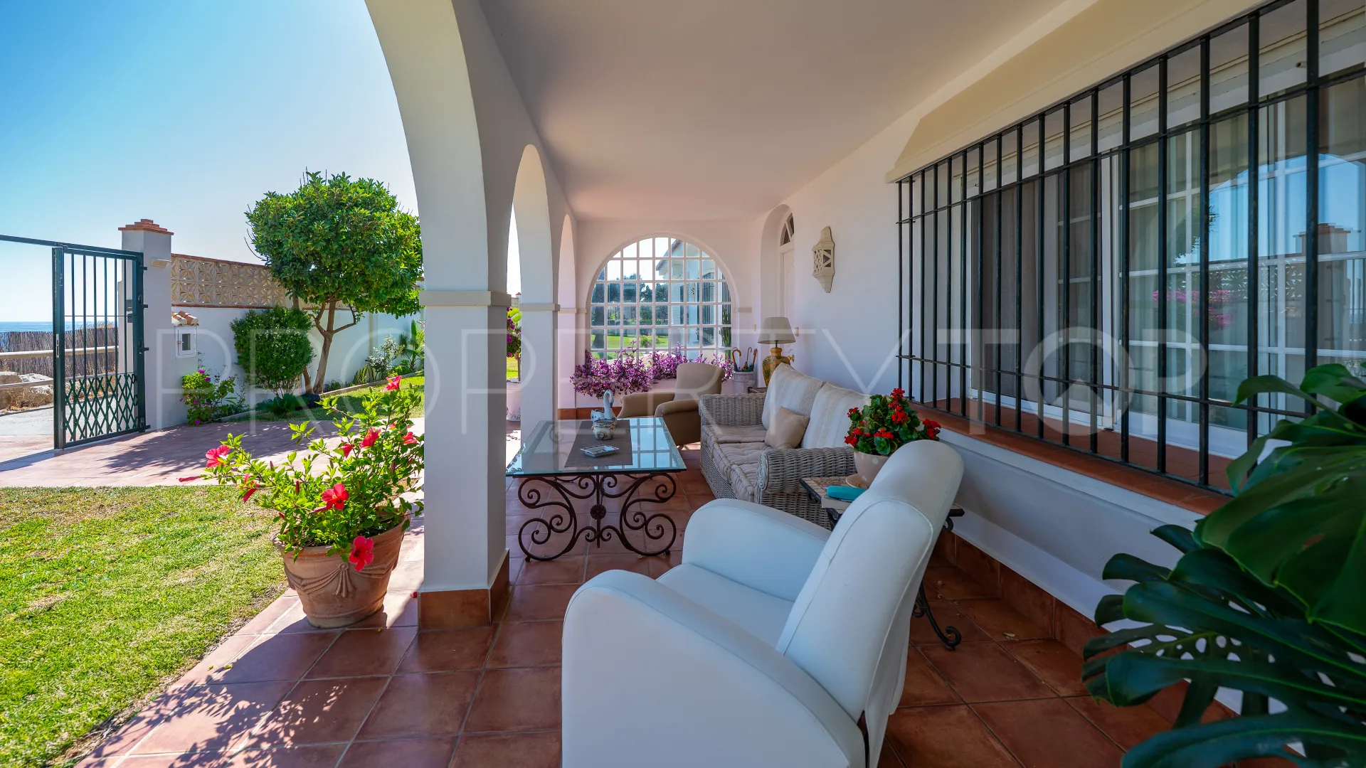 Se vende villa en Elviria