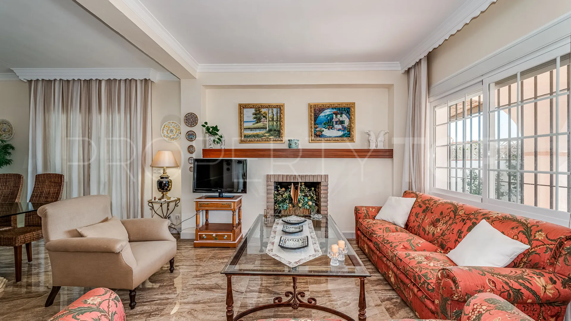 Se vende villa en Elviria