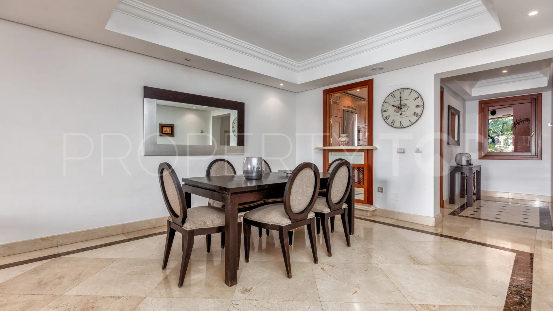 Se vende apartamento con 3 dormitorios en Mar Azul