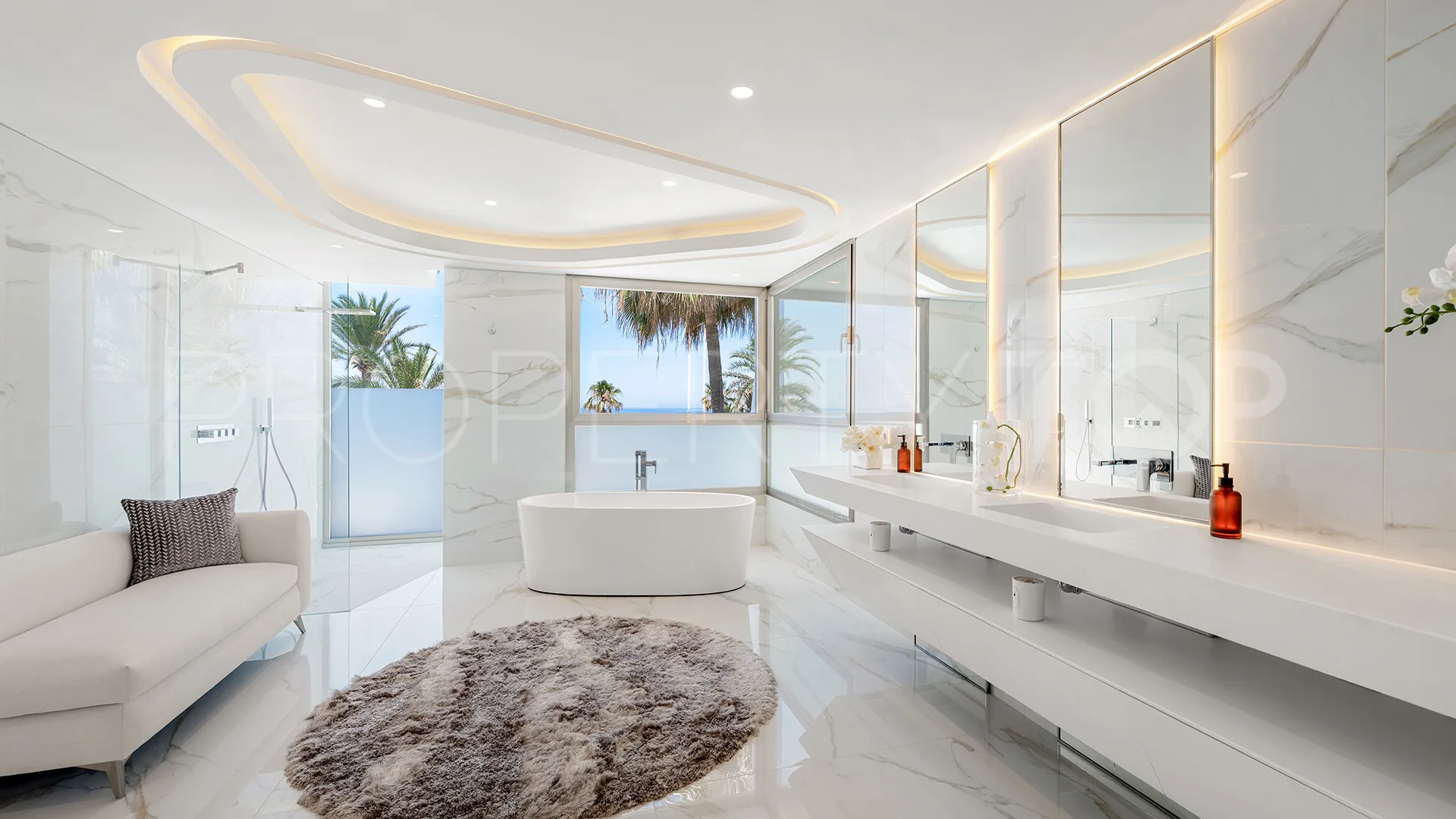 Se vende villa en Los Monteros Playa