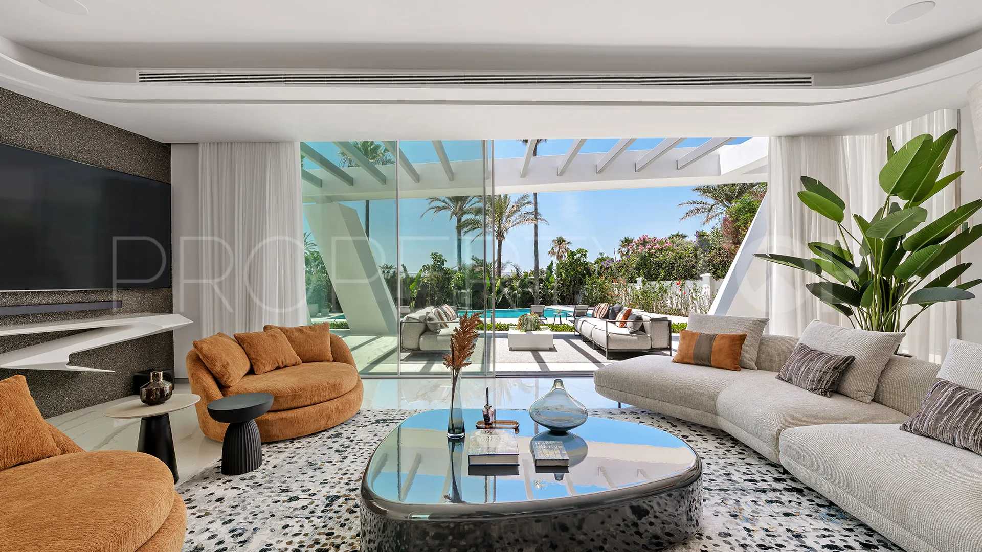 Se vende villa en Los Monteros Playa