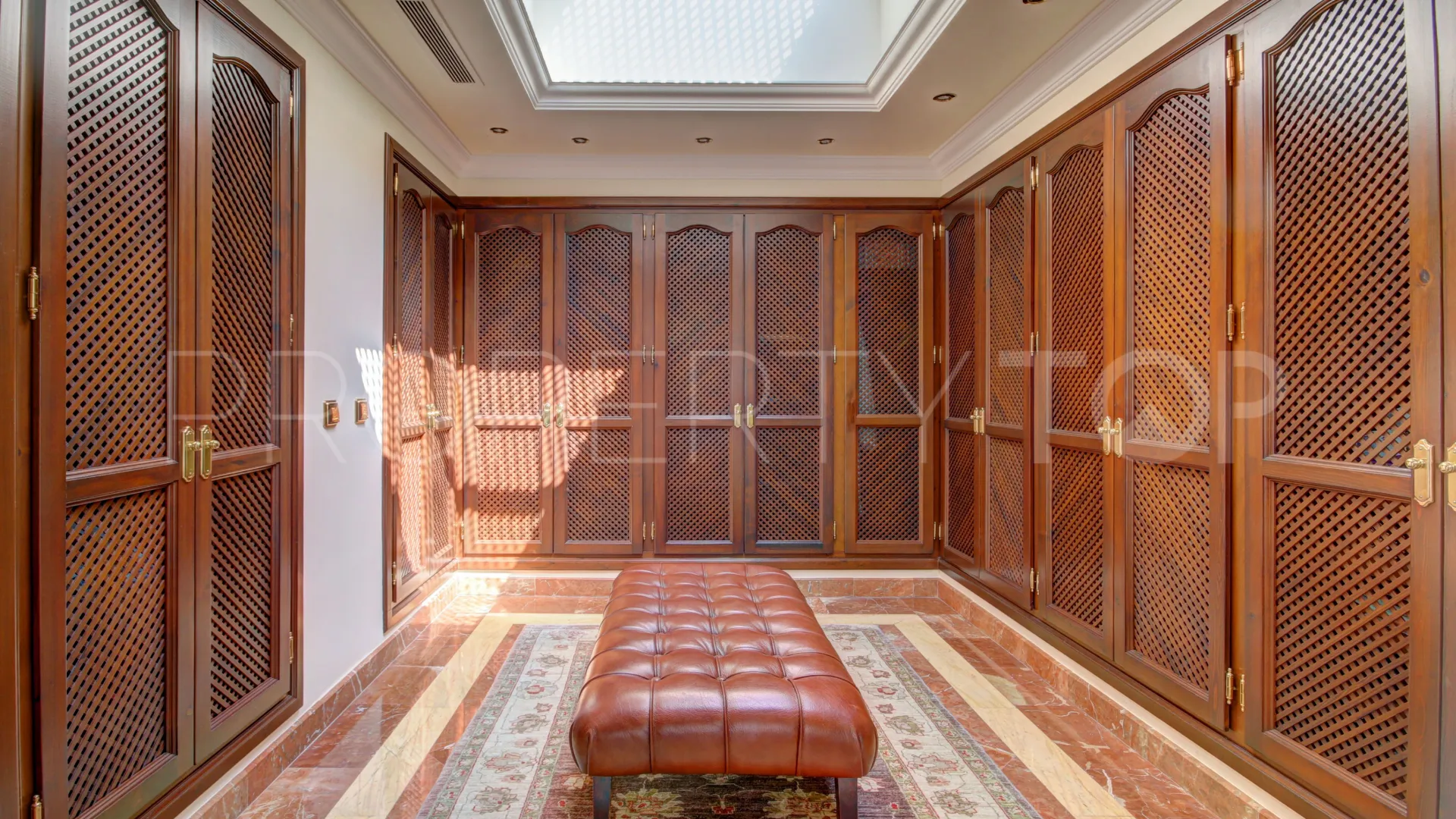 Buy villa in La Zagaleta