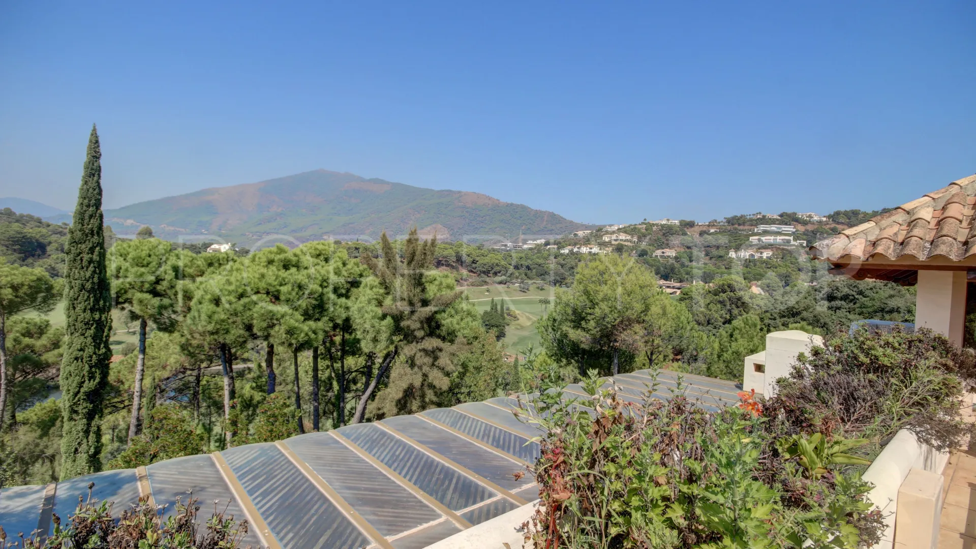 Buy villa in La Zagaleta